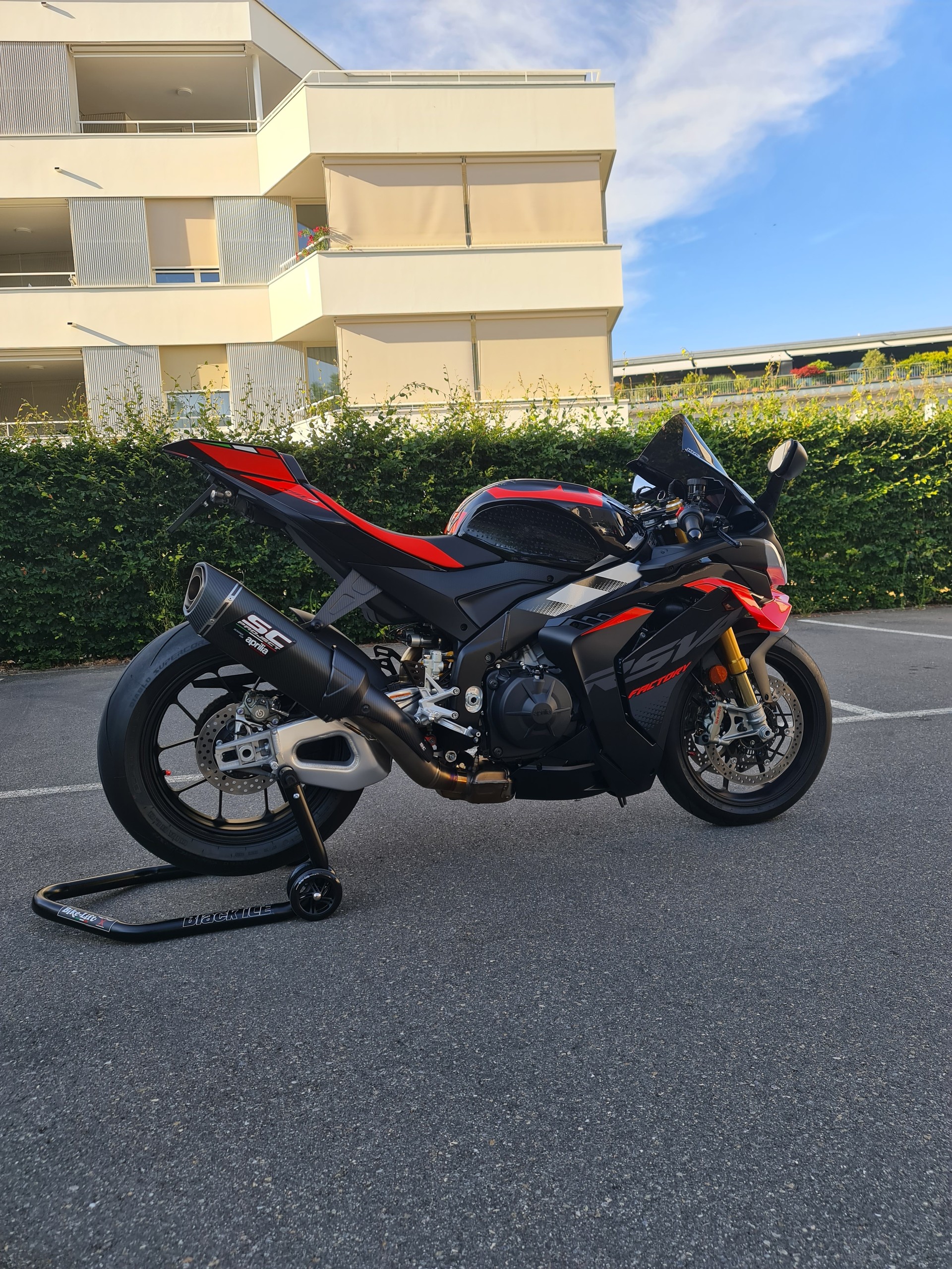 APRILIA RSV4 1100 E5+ Factory ABS mit Sc Project-image-9