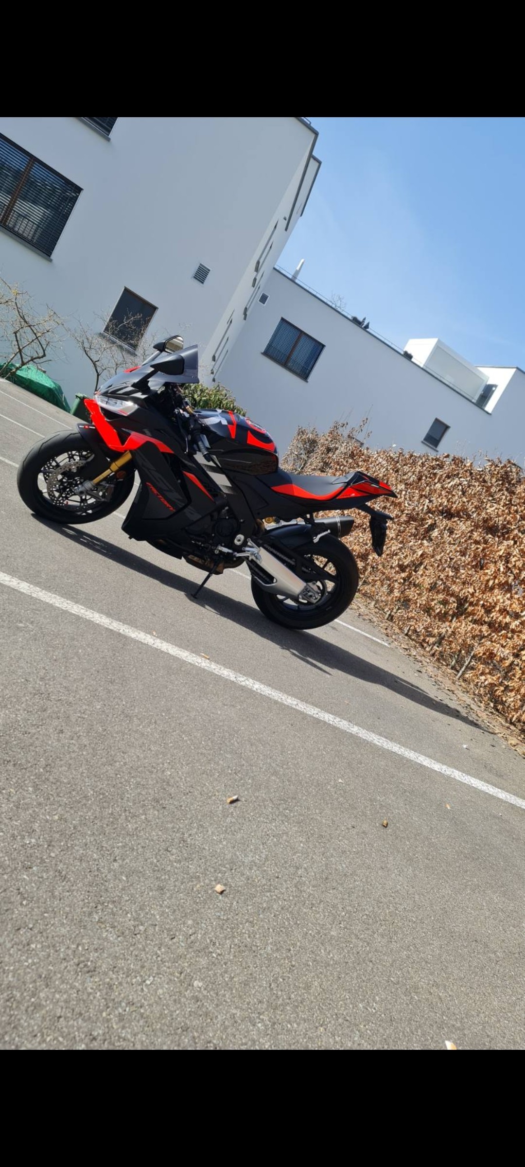 APRILIA RSV4 1100 E5+ Factory-image-1