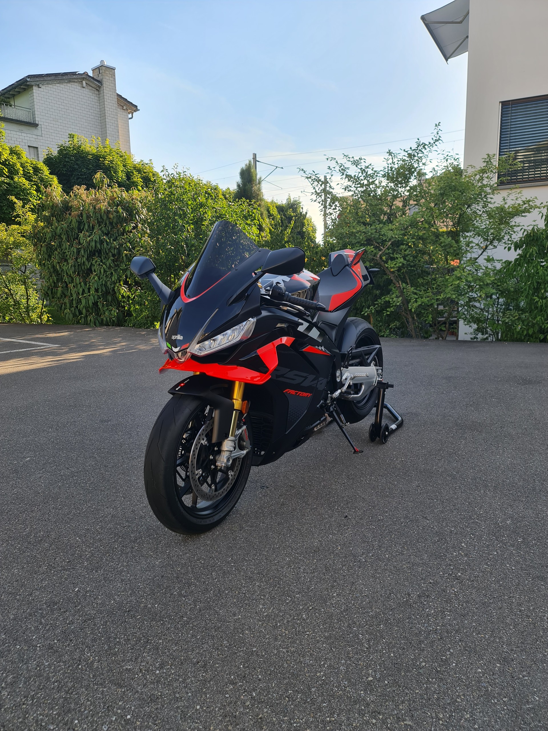 APRILIA RSV4 1100 E5+ Factory ABS mit Sc Project-image-8