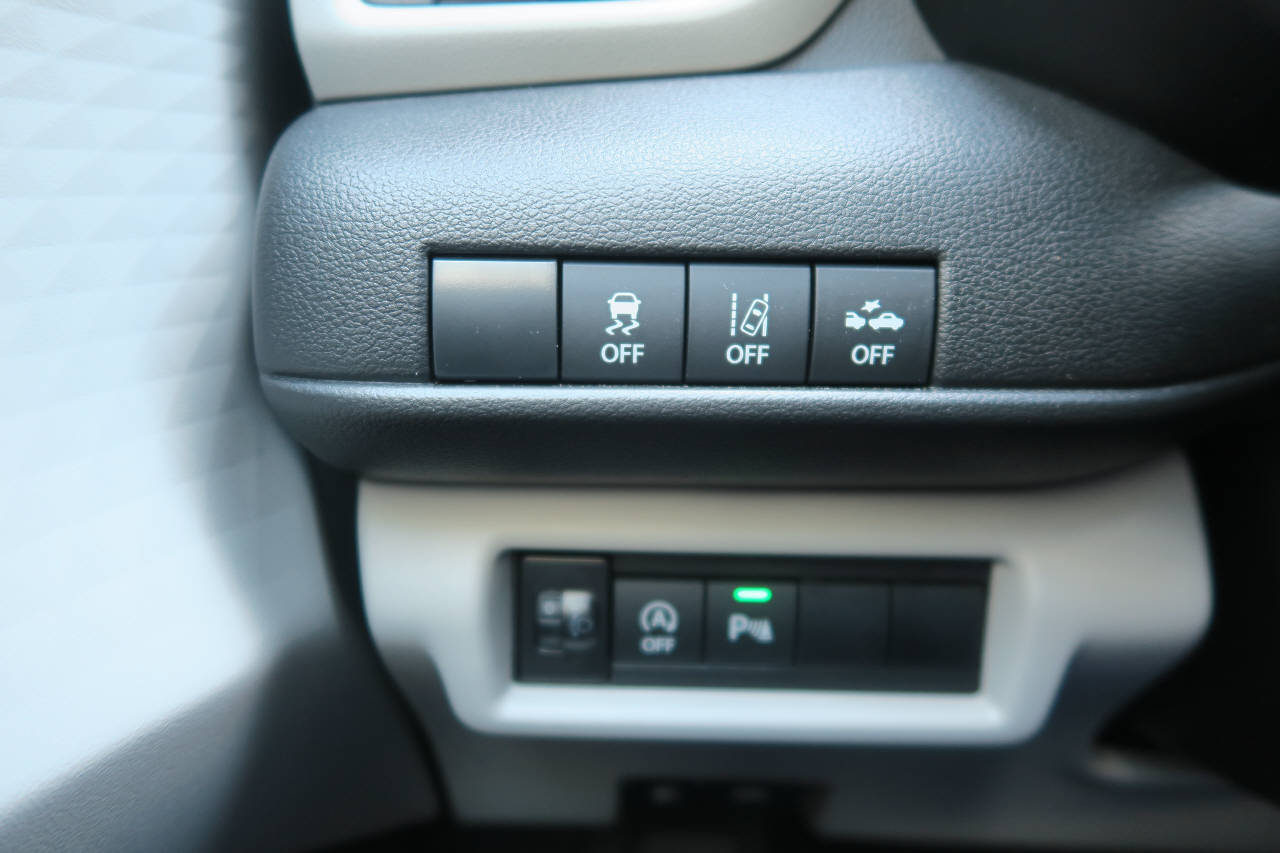 SUZUKI Swift 1.2 Compact Top Hybrid 4x4-image-13