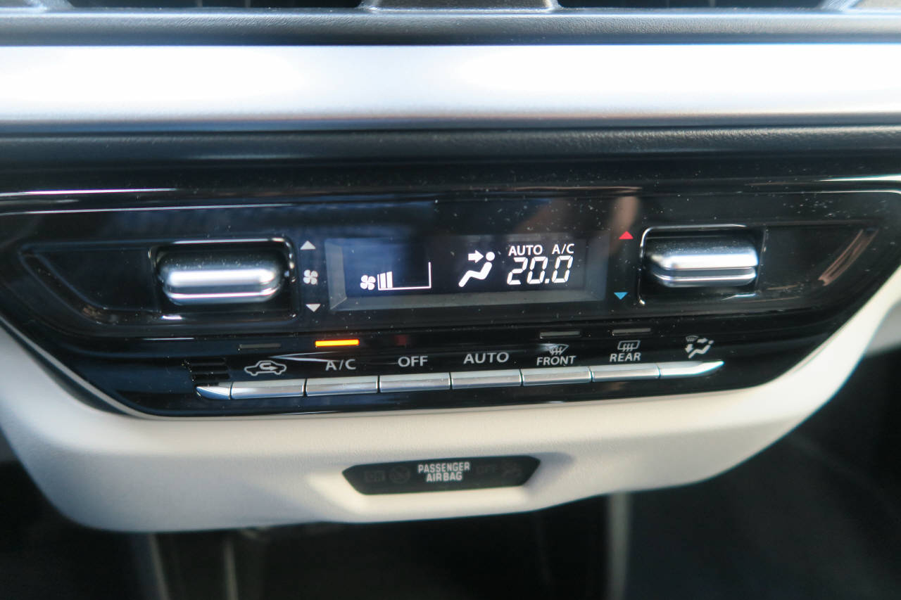SUZUKI Swift 1.2 Compact Top Hybrid 4x4-image-12