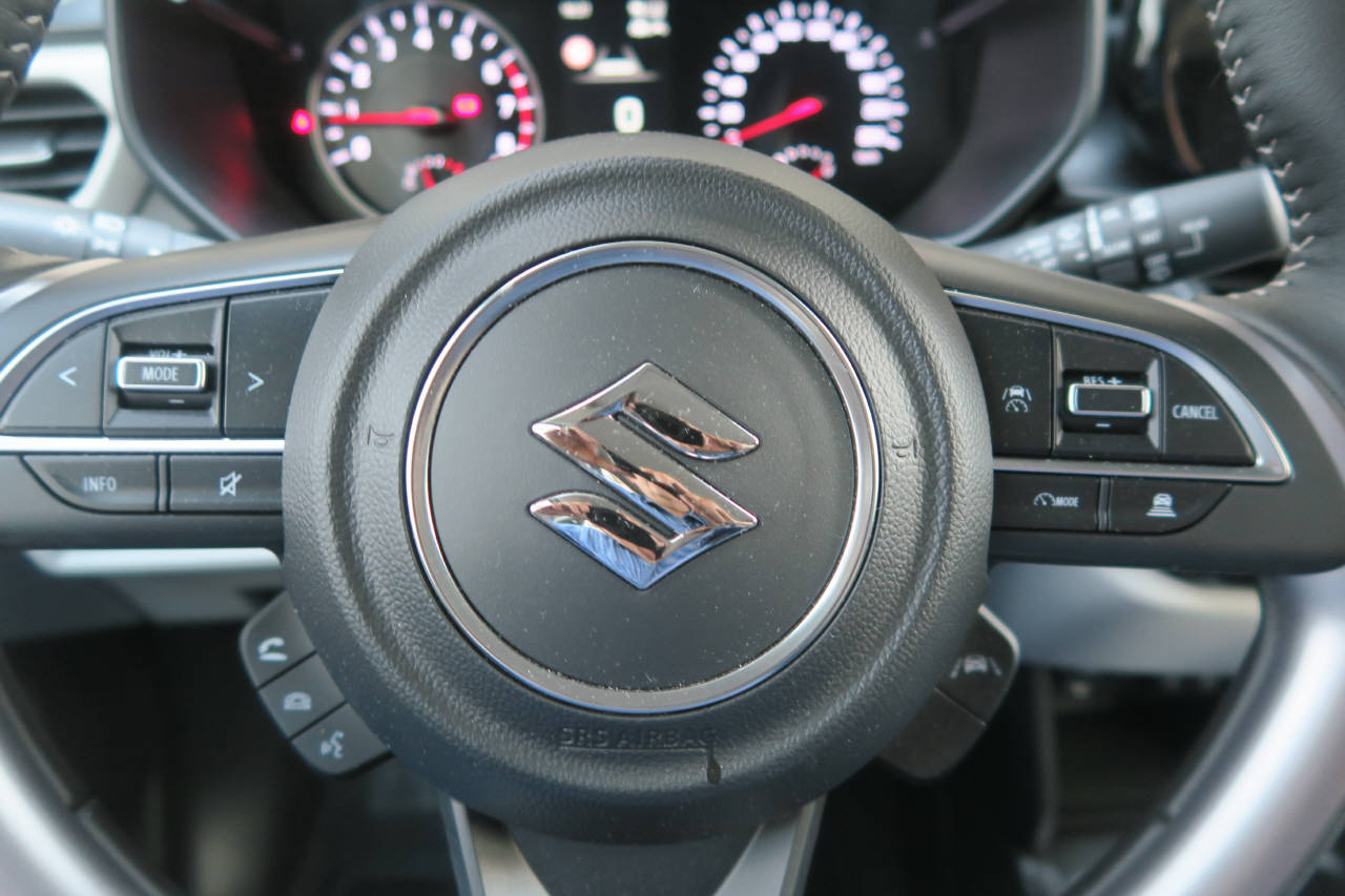 SUZUKI Swift 1.2 Compact Top Hybrid 4x4-image-5