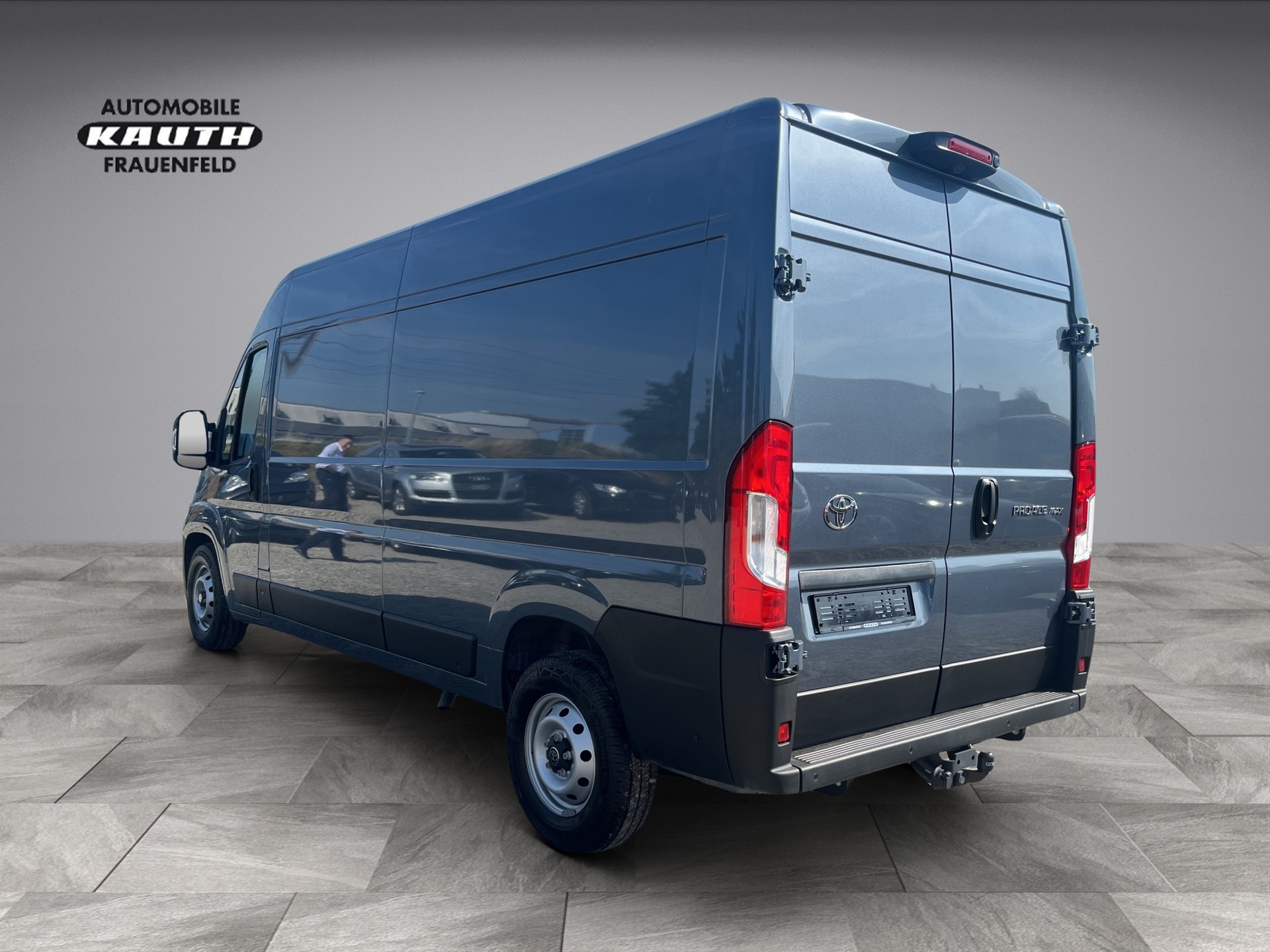 TOYOTA L3H2, Executive, 180 PS, Automat, Vollausstattung-showroom-element-2