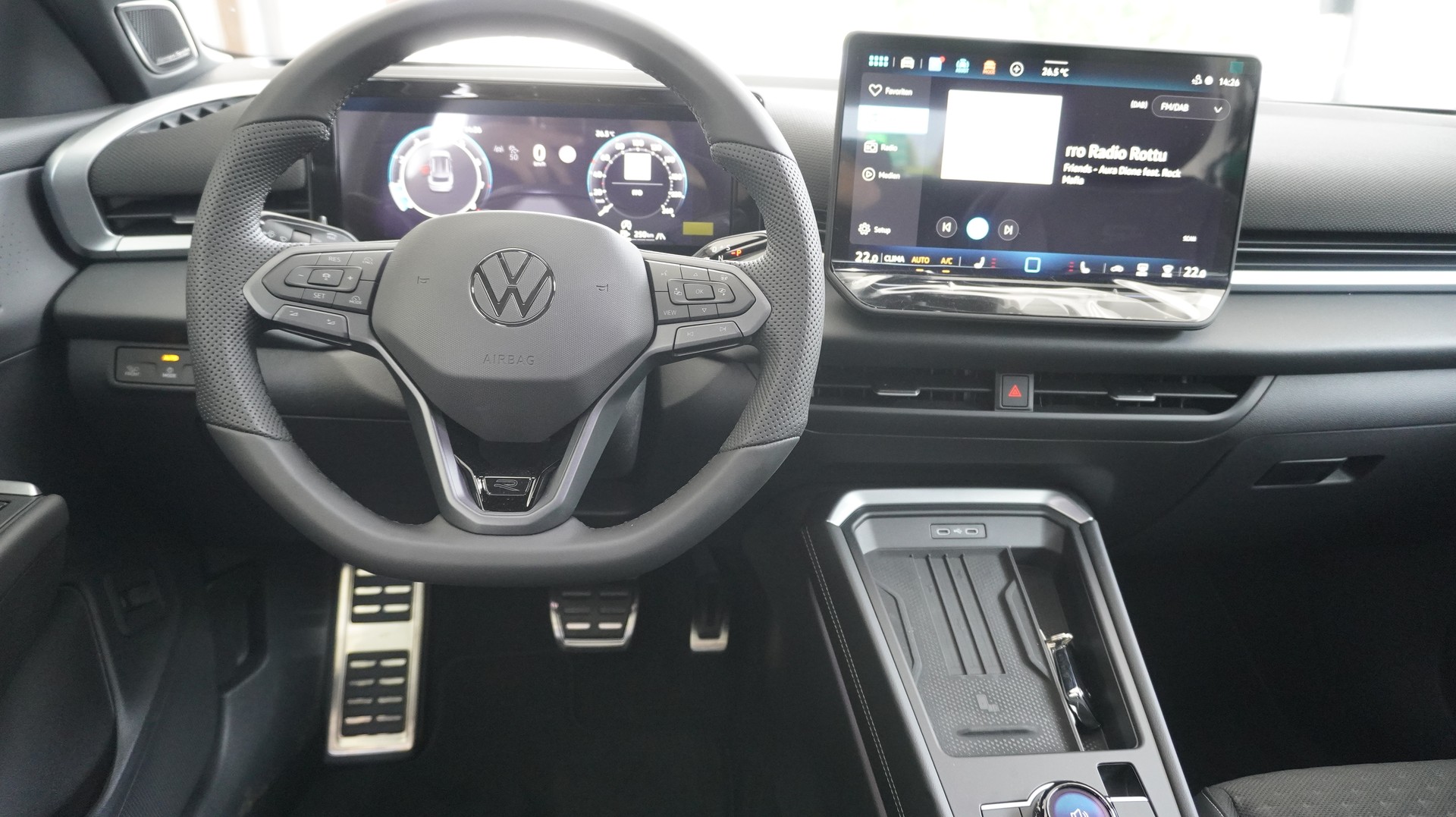 VW T-Roc 1.5 eTSI mHEV R-Line DSG-showroom-element-2