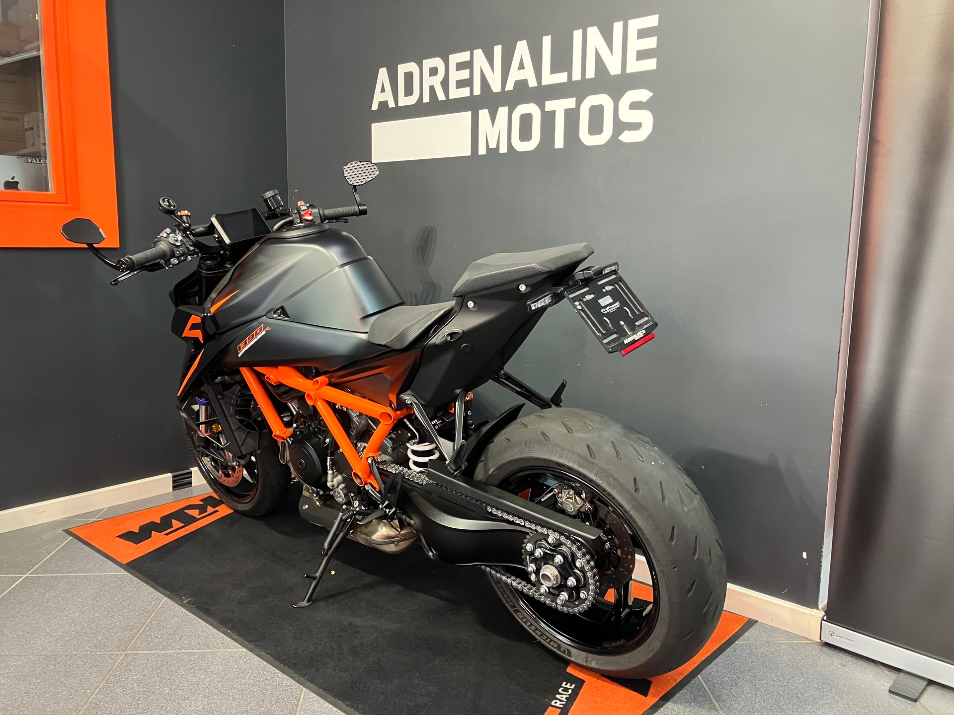KTM 1390 Super Duke R EVO-image-5