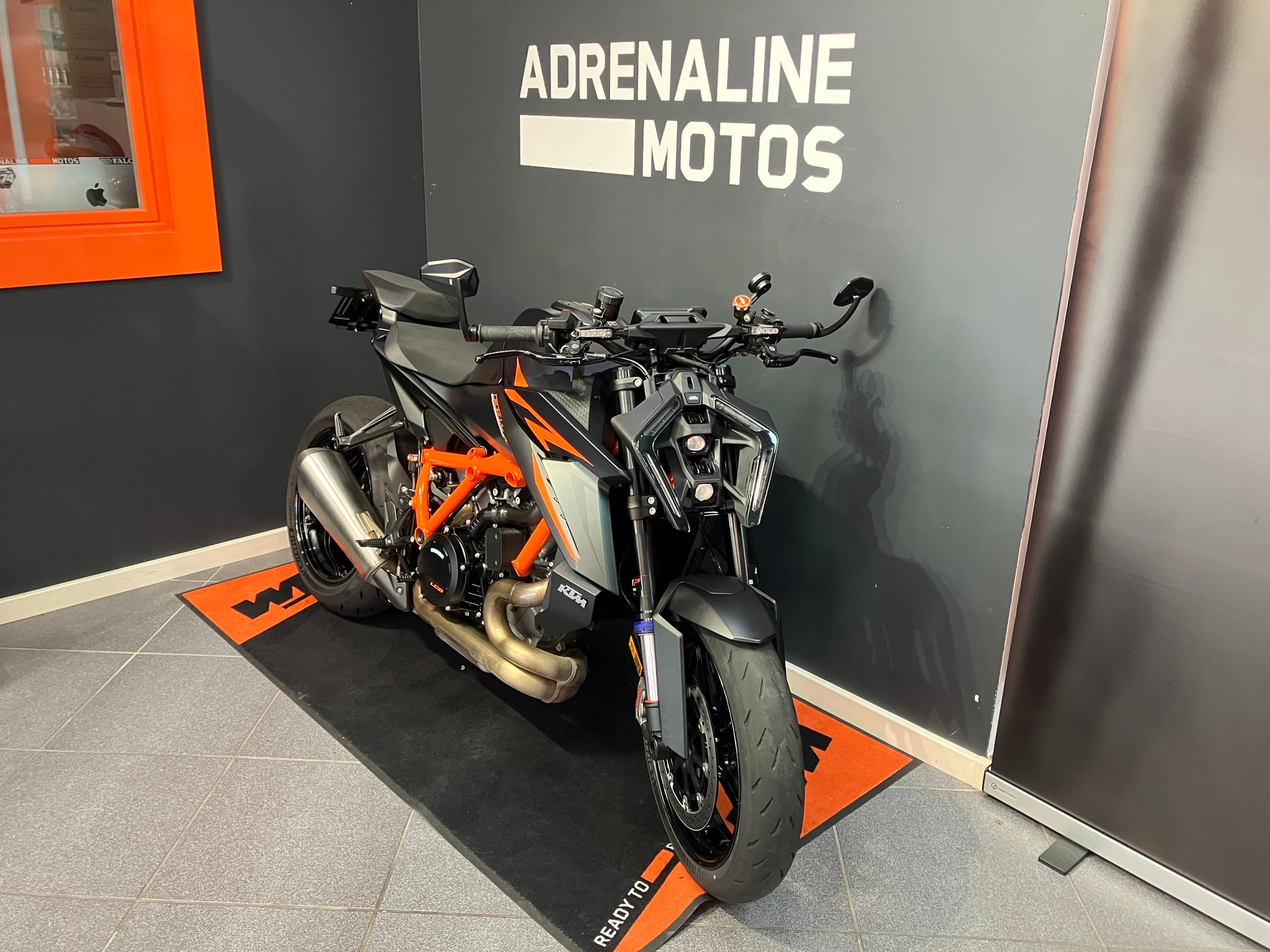 KTM 1390 Super Duke R EVO-image-2