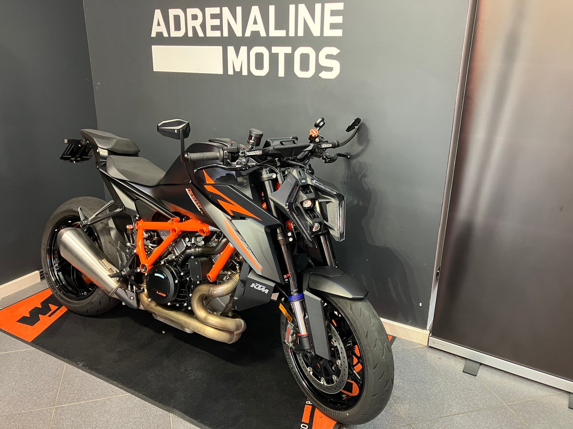 KTM 1390 Super Duke R EVO-image-1
