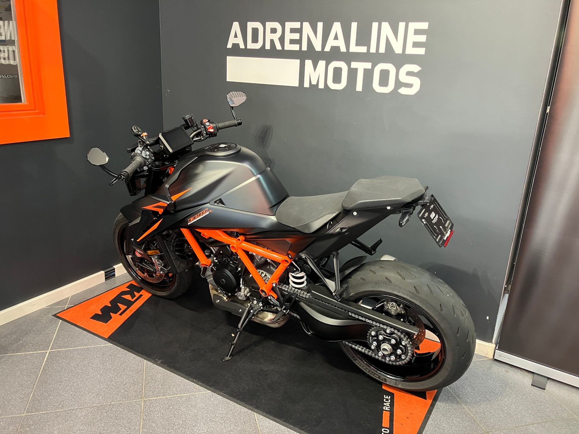 KTM 1390 Super Duke R EVO-image-4