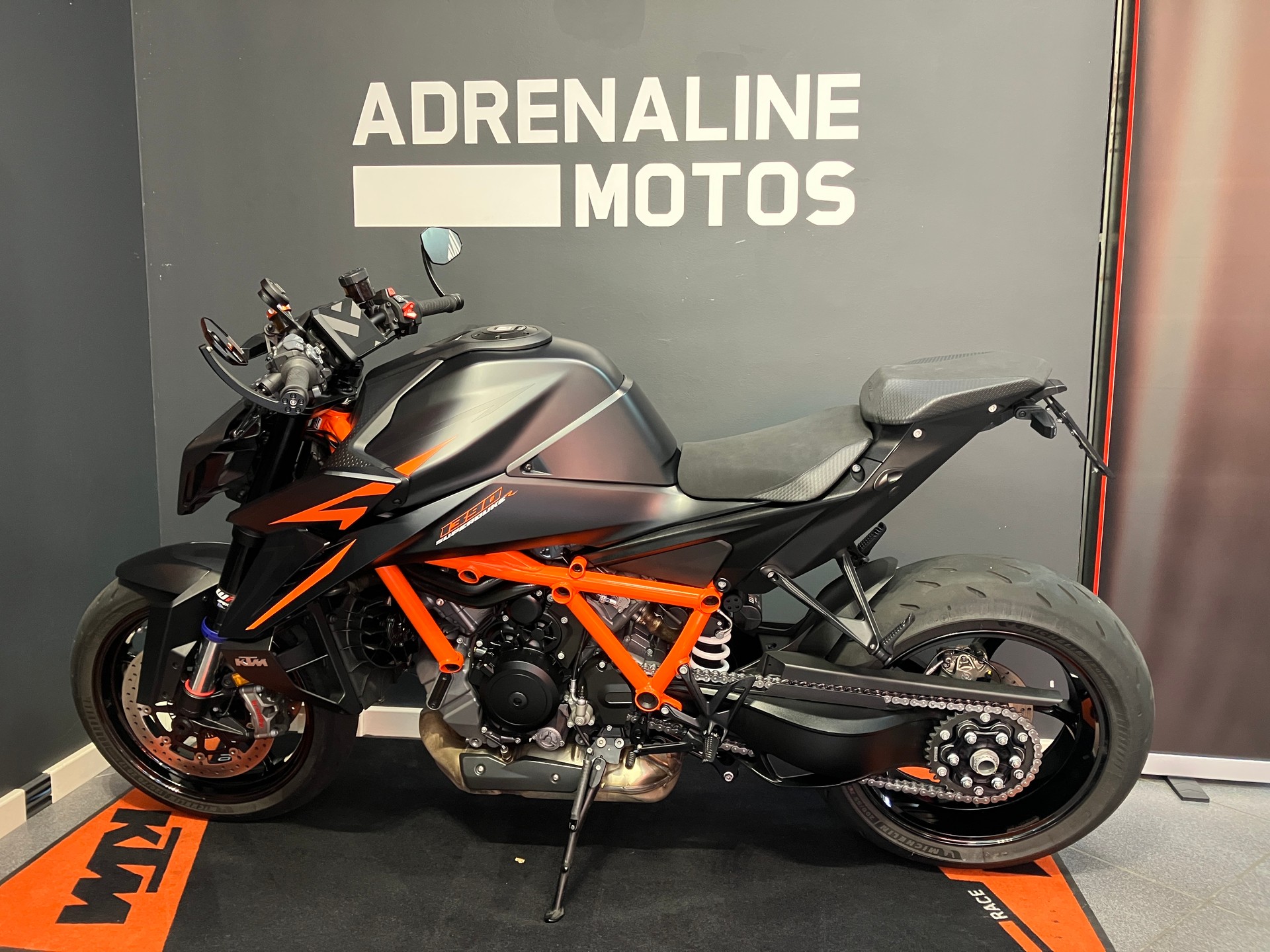 KTM 1390 Super Duke R EVO-image-3