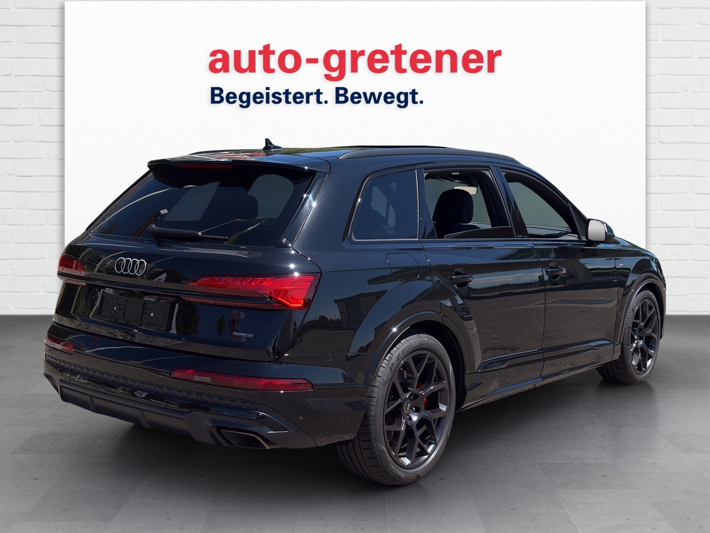 AUDI Q7 SUV 3.0 45 TDI S Line quattro T-Tronic-showroom-element-2