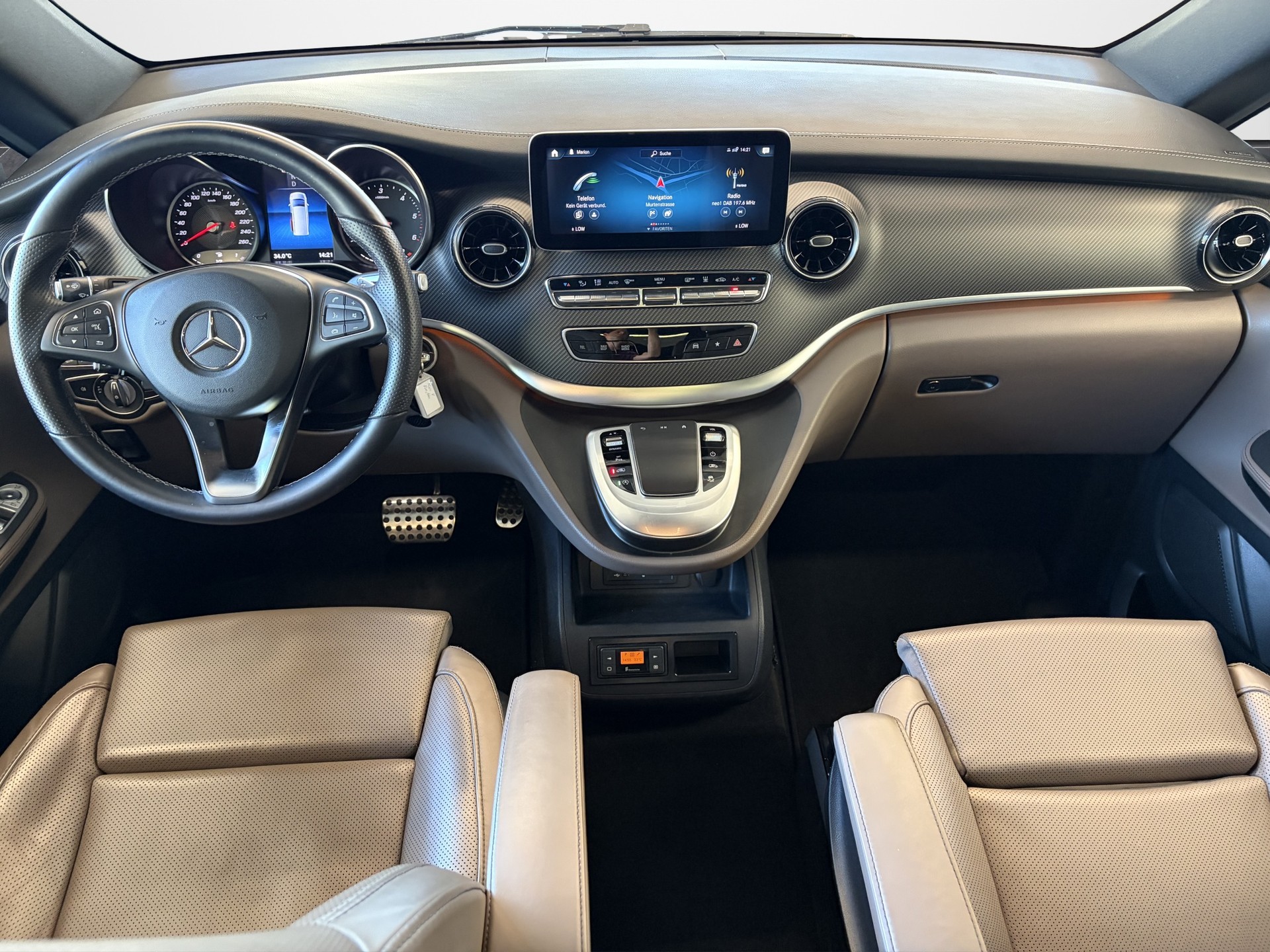 MERCEDES-BENZ V 300 d Avantgarde kompakt 4Matic 9G-Tronic-image-9