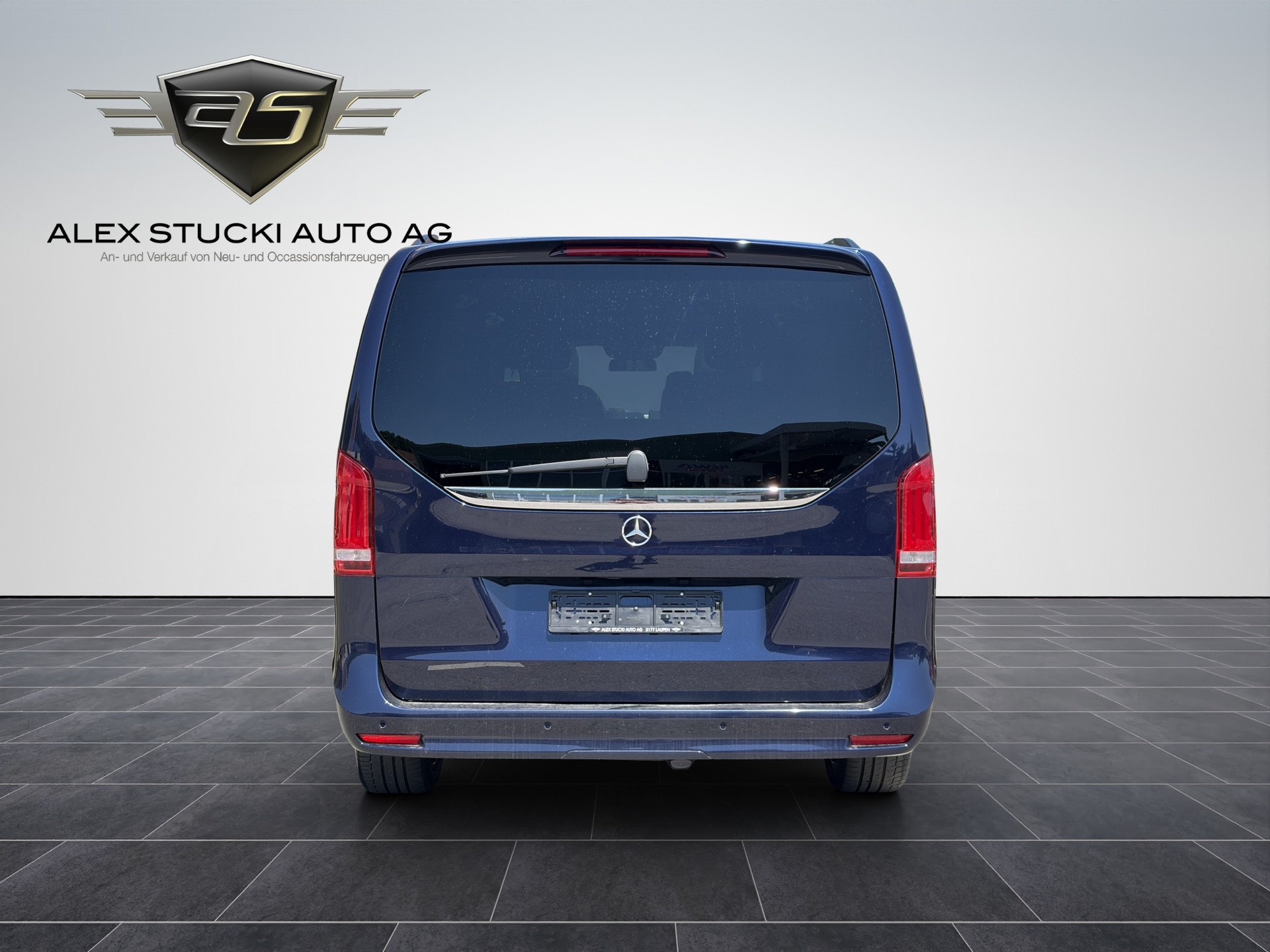 MERCEDES-BENZ V 300 d Avantgarde kompakt 4Matic 9G-Tronic-image-5
