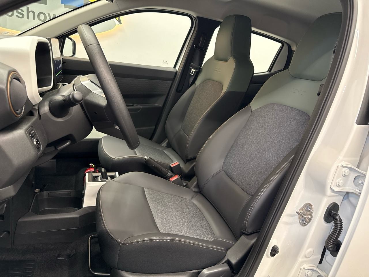 DACIA Spring 24 kWh Extreme-showroom-element-3