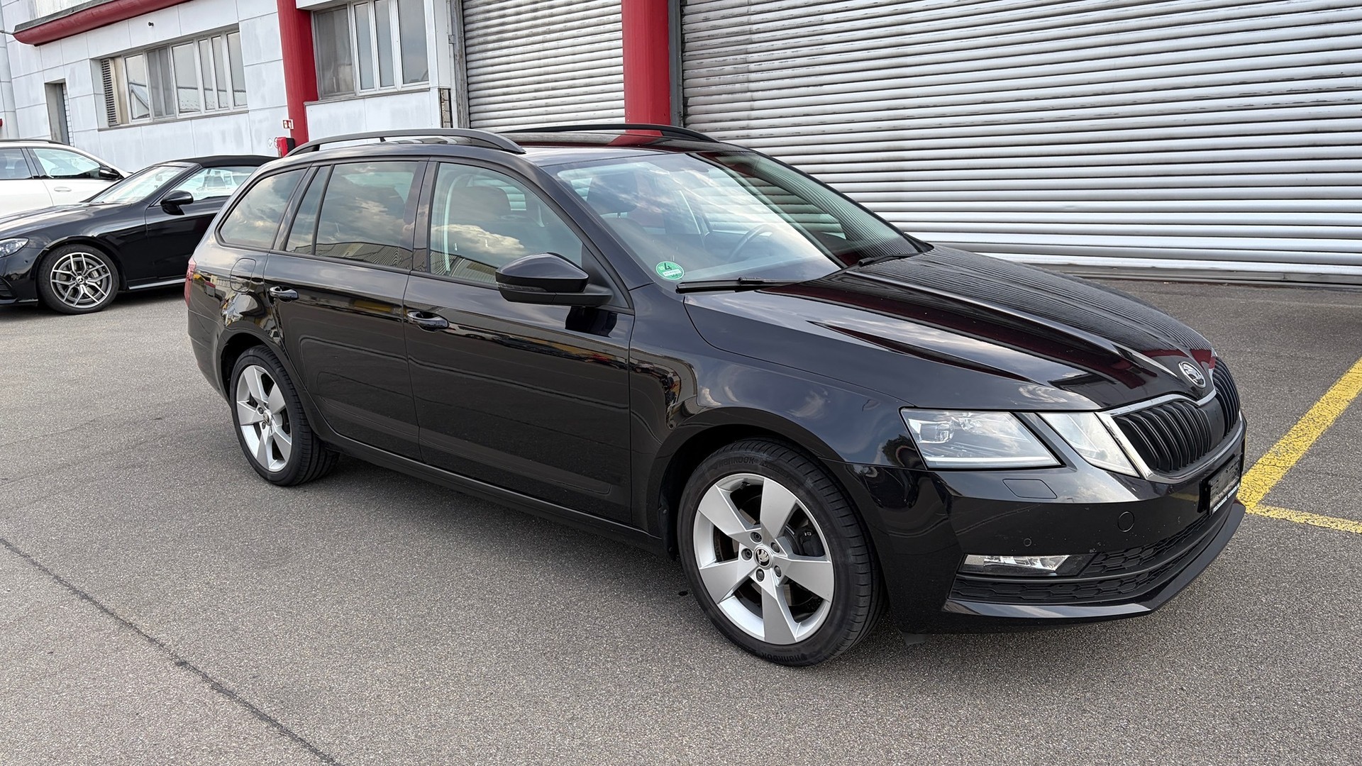 SKODA Octavia Combi 2.0 TDI Ambition 4x4 DSG-showroom-element-1