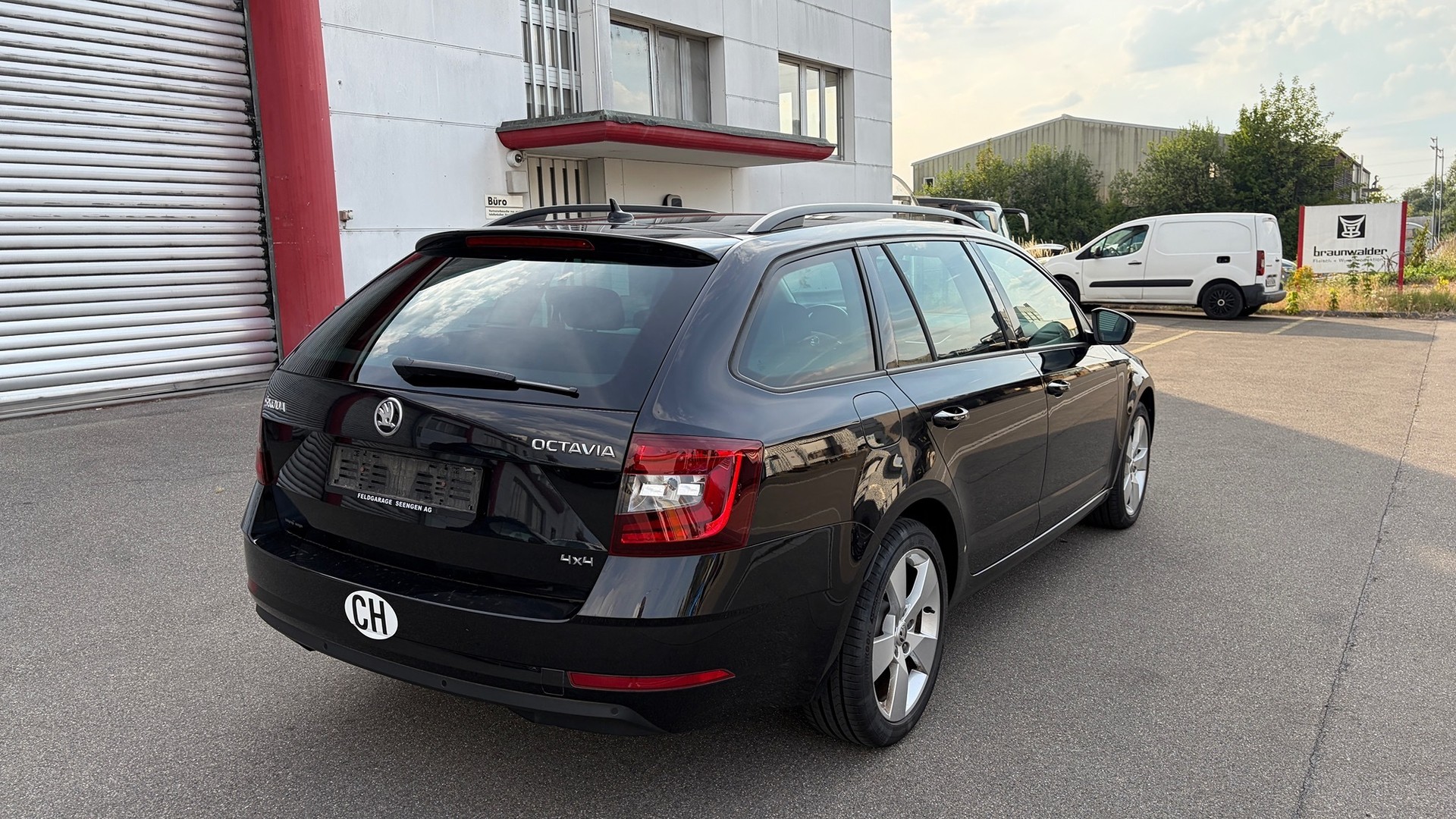 SKODA Octavia Combi 2.0 TDI Ambition 4x4 DSG-showroom-element-3