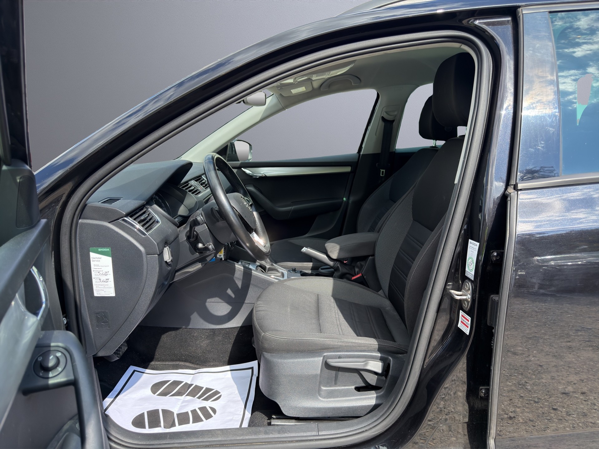 SKODA Octavia Combi 2.0 TDI Ambition 4x4 DSG-image-9