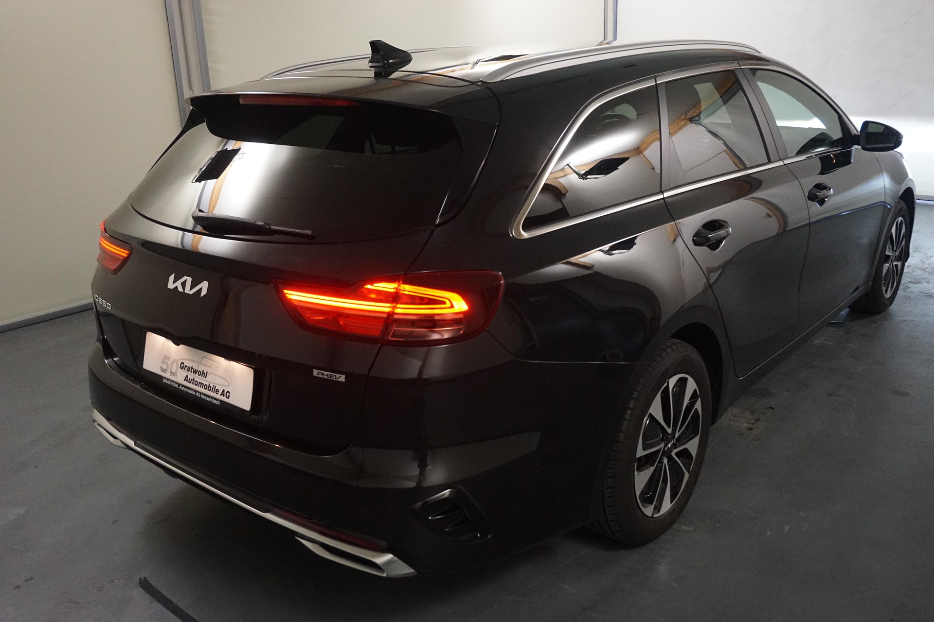 KIA Ceed SW 1.6 GDi Plug-in Hybrid Style-showroom-element-3