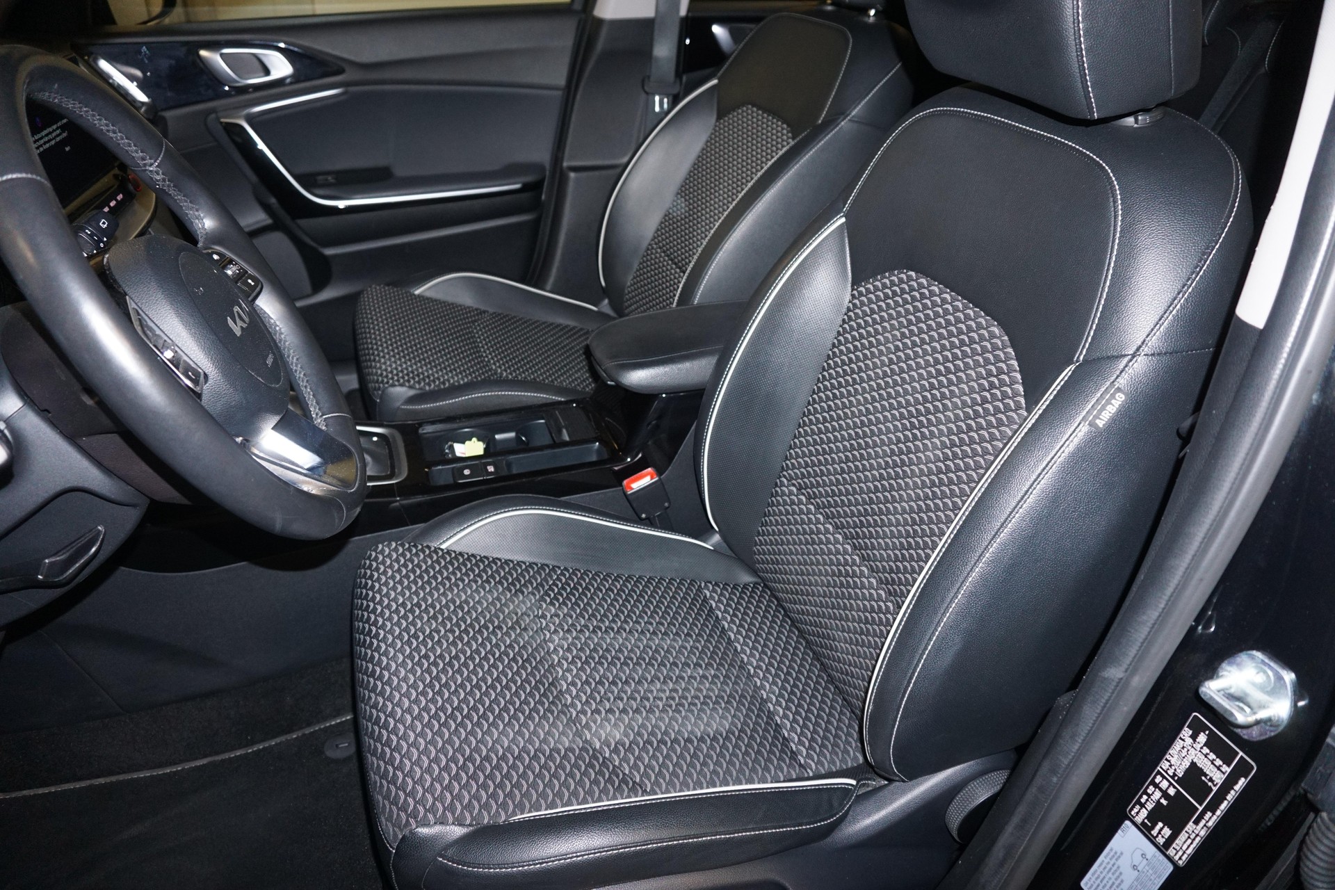 KIA Ceed SW 1.6 GDi Plug-in Hybrid Style-image-7