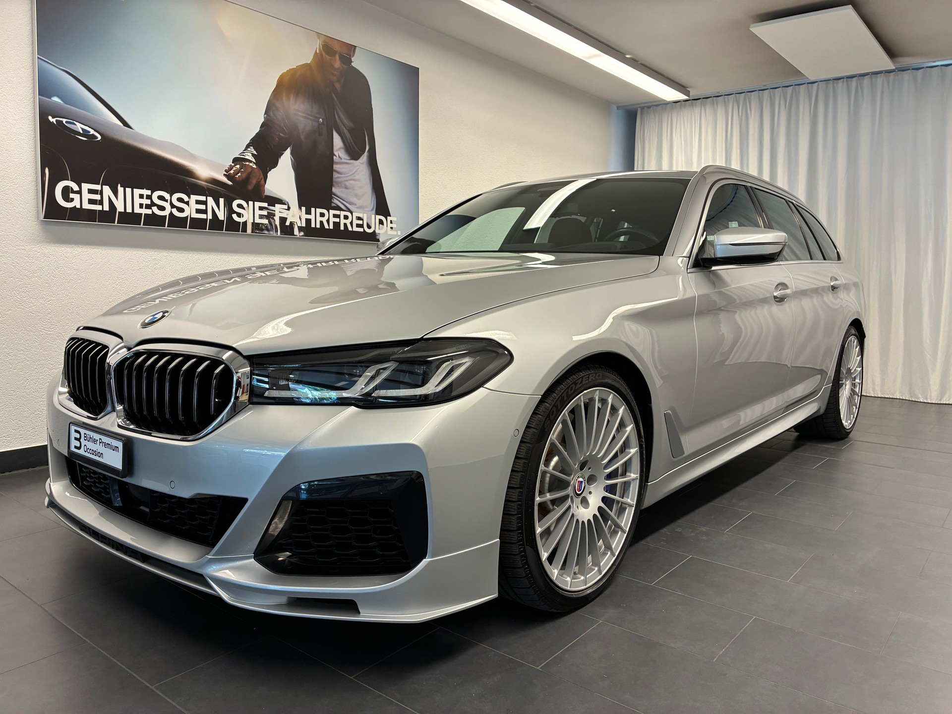 BMW-ALPINA B5 Touring 4.4 Biturbo 4x4-showroom-element-2