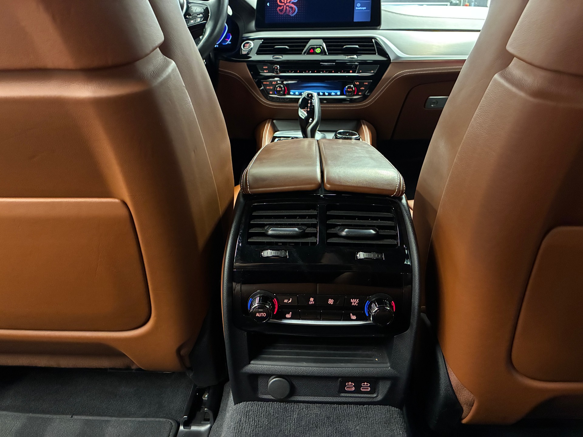 BMW-ALPINA B5 Touring 4.4 Biturbo 4x4-image-19