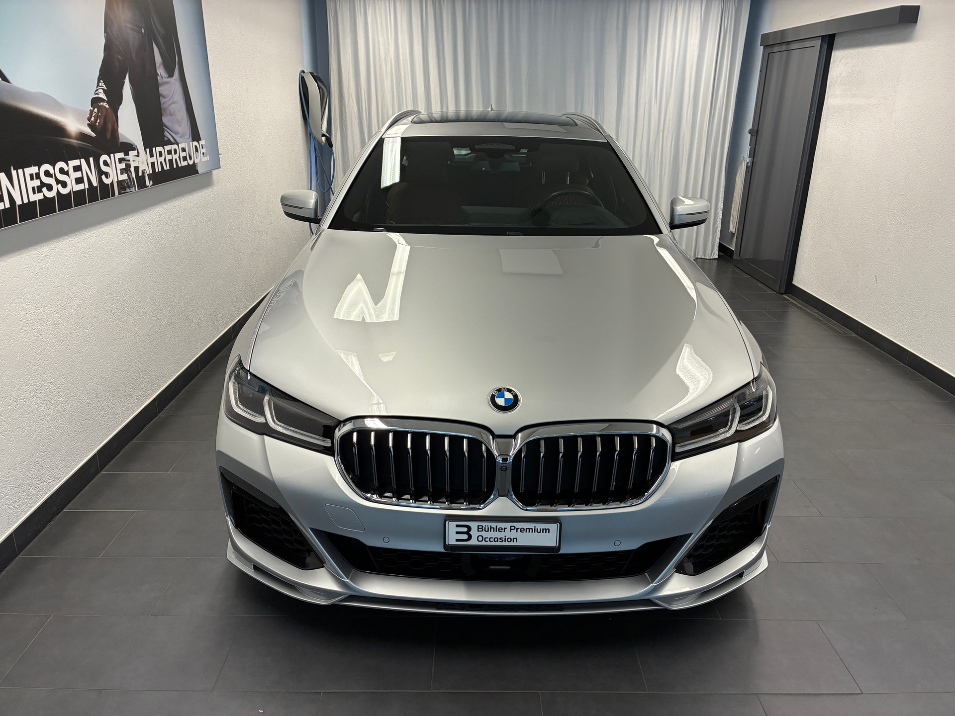 BMW-ALPINA B5 Touring 4.4 Biturbo 4x4-showroom-element-3