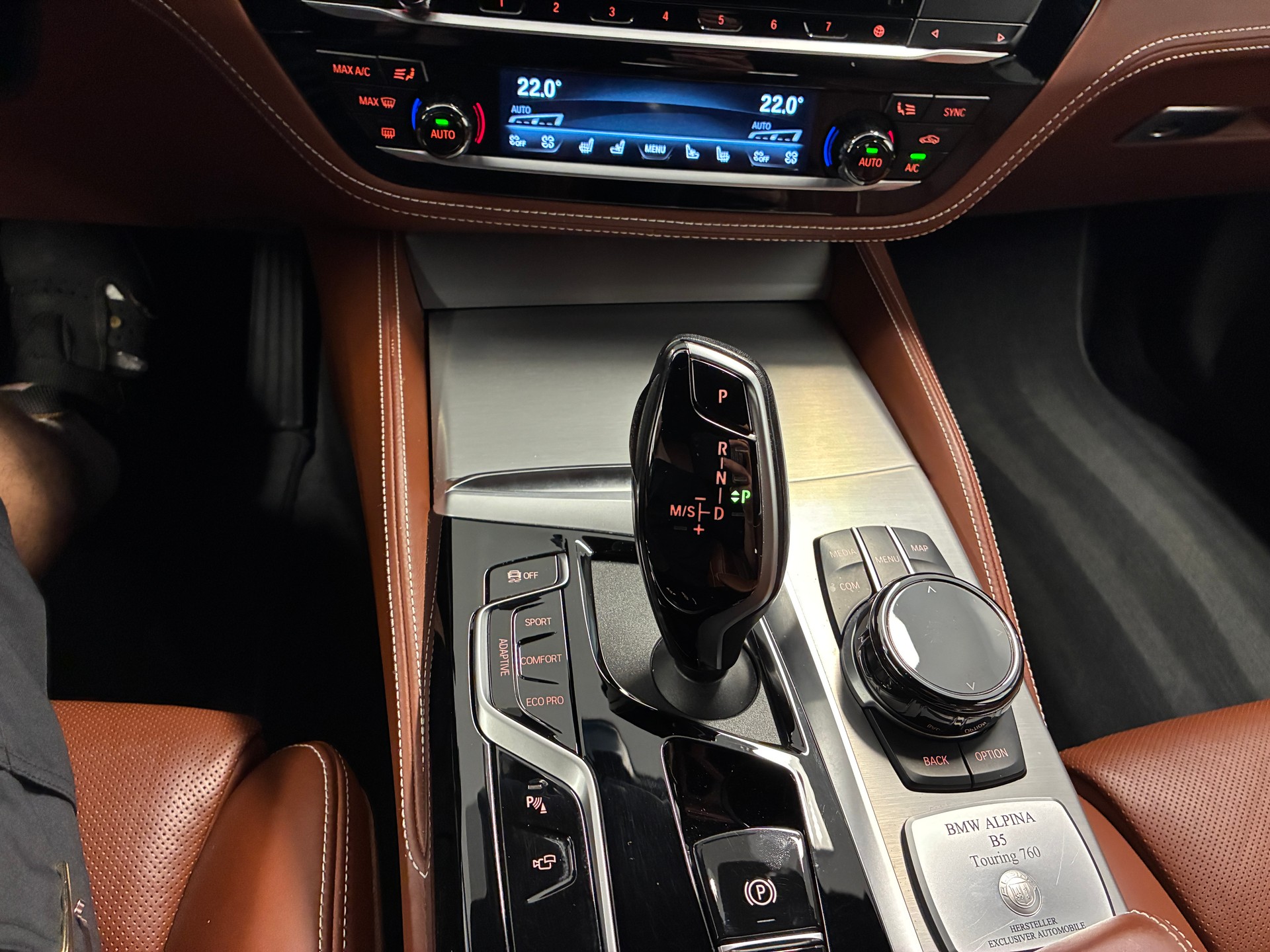 BMW-ALPINA B5 Touring 4.4 Biturbo 4x4-image-16