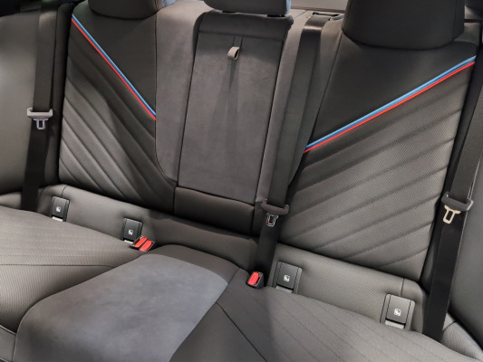 BMW iX xDrive60 M Sport Pro-image-9