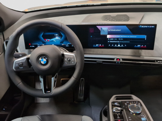 BMW iX xDrive60 M Sport Pro-image-10