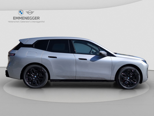 BMW iX xDrive60 M Sport Pro-image-4