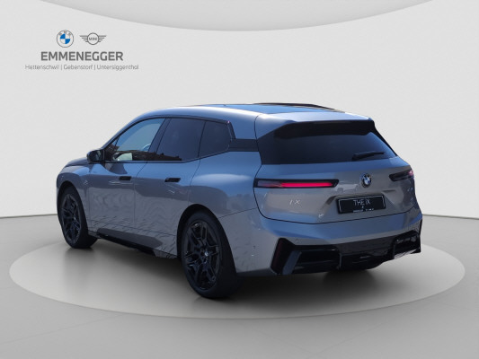 BMW iX xDrive60 M Sport Pro-image-5