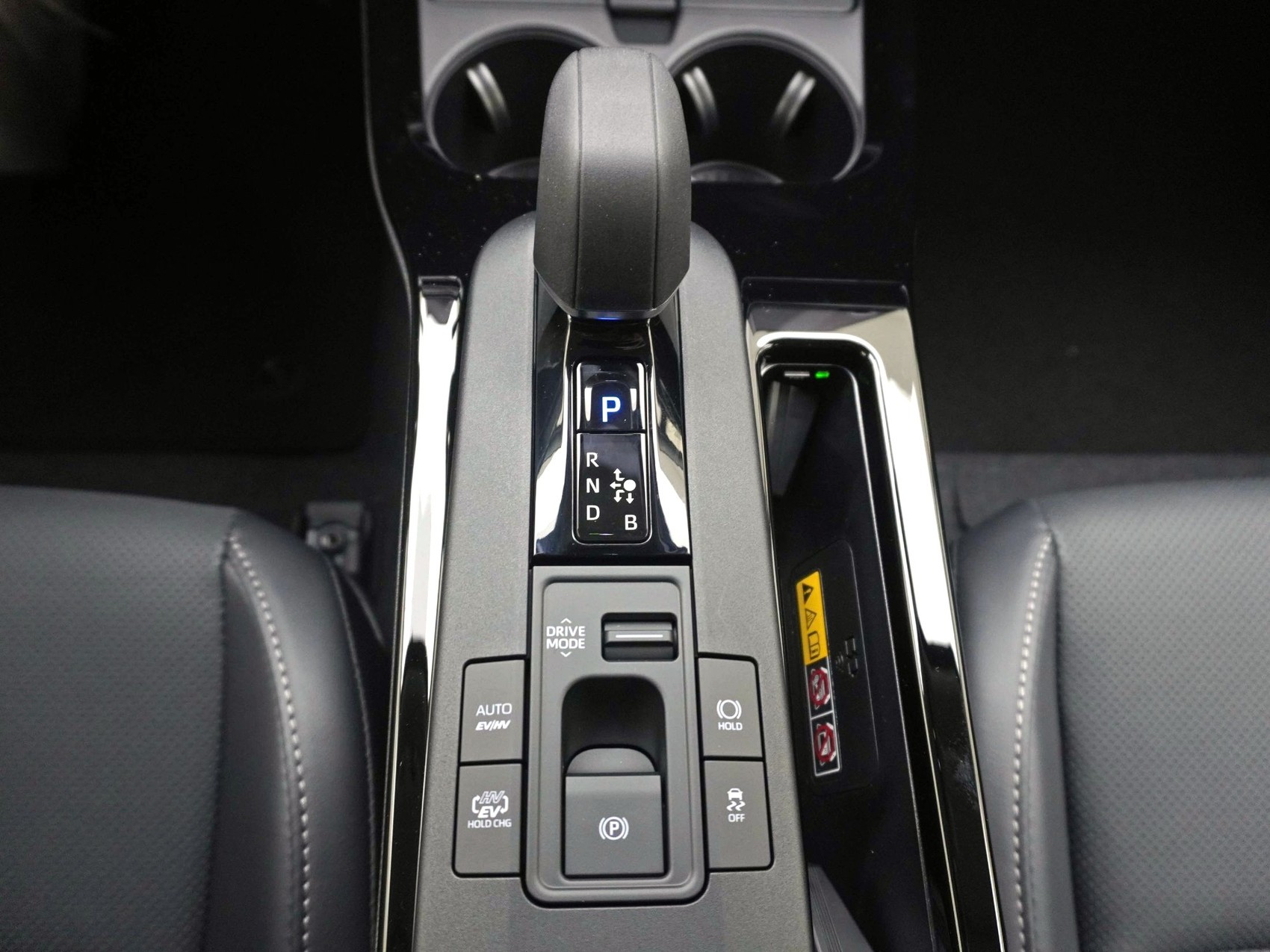 TOYOTA Prius 2.0 Plug-In-Hybrid Premium ** Panoramadach **-image-16