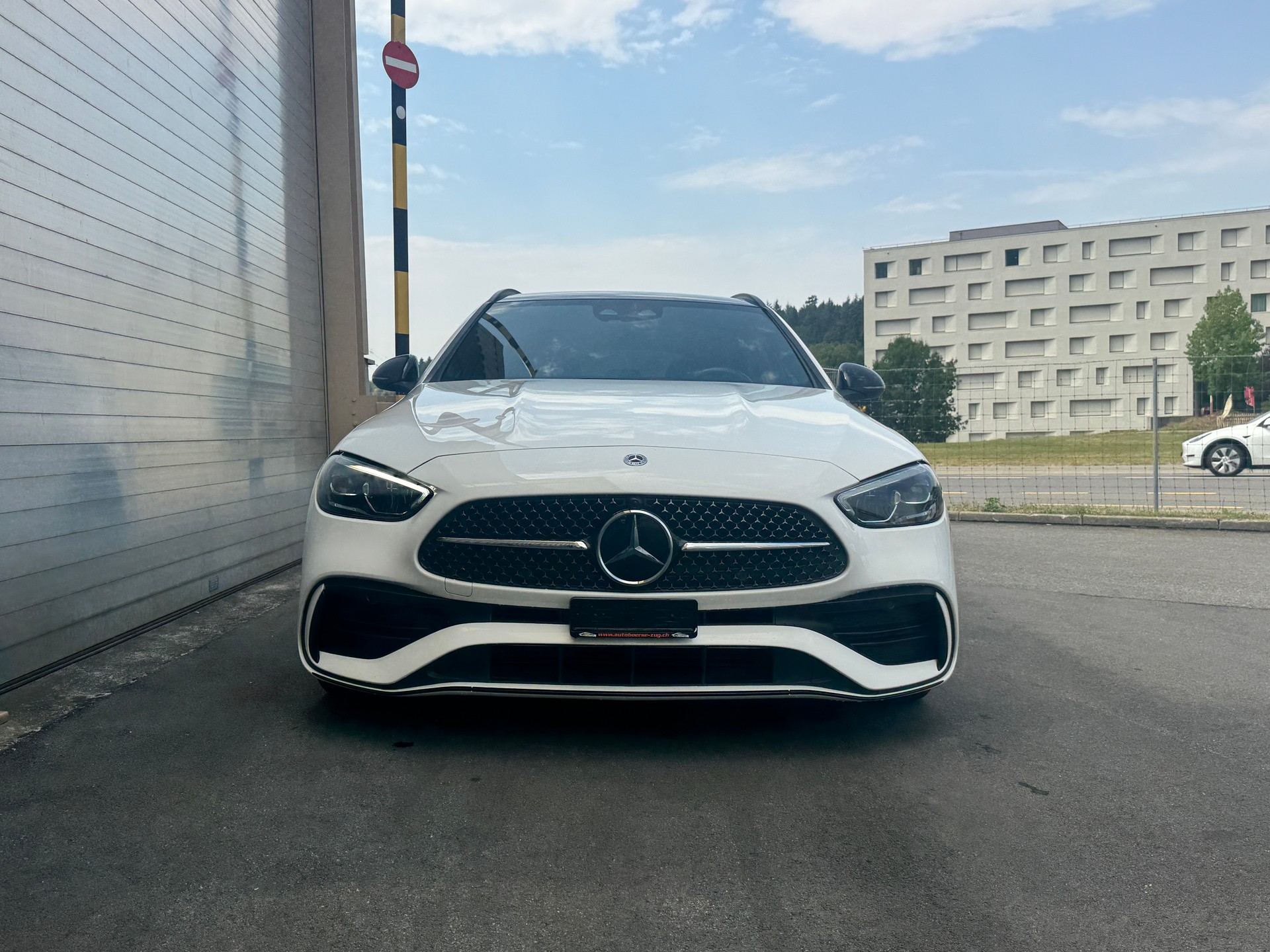 MERCEDES-BENZ C 200 T 4Matic AMG Line-showroom-element-1
