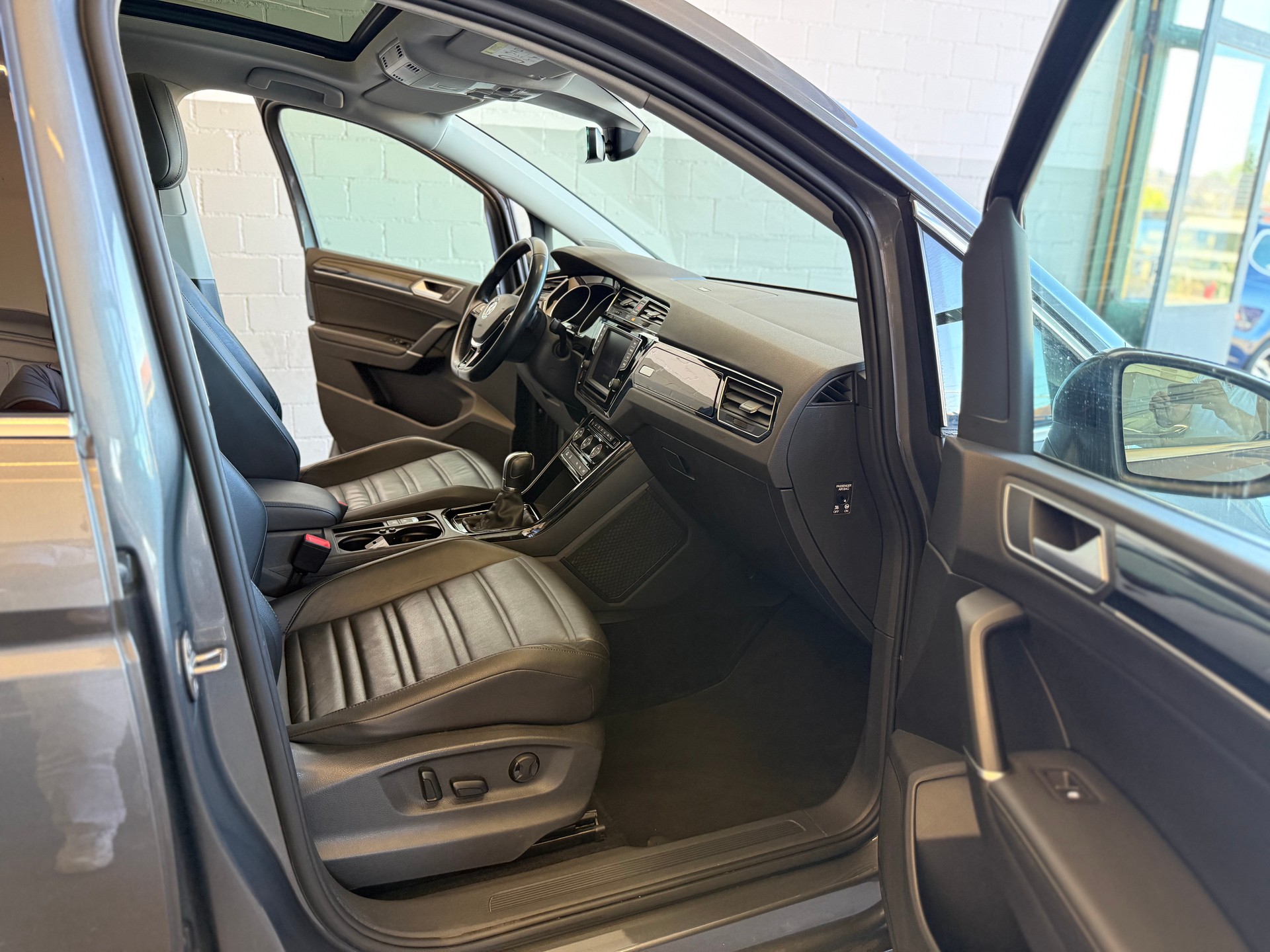 VW Touran 1.8 TSI BlueMotion Technology Highline DSG-image-6