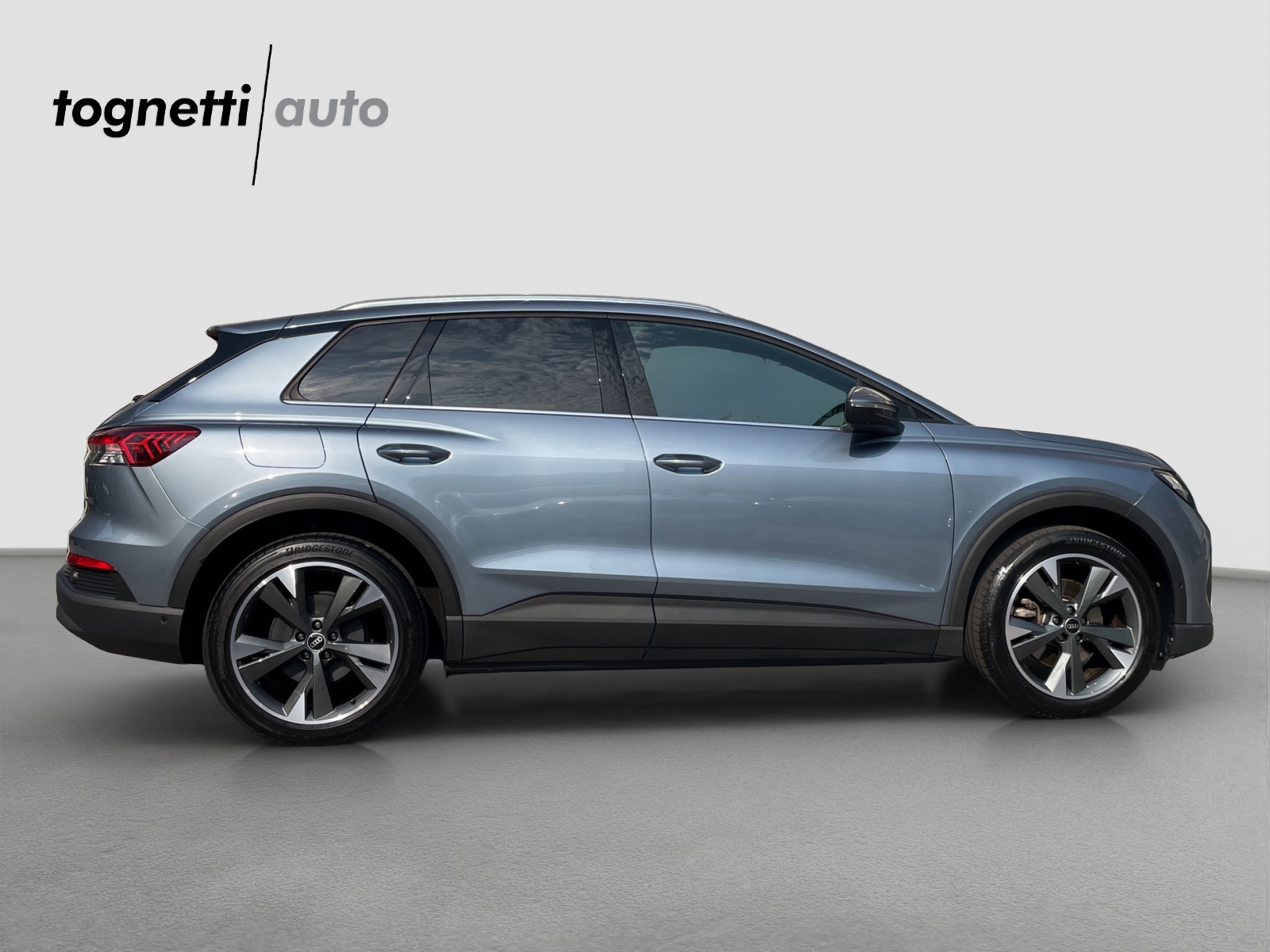 AUDI Q4 e-tron 35-showroom-element-2