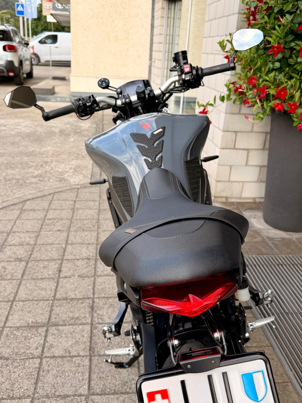 YAMAHA MT-09-image-10