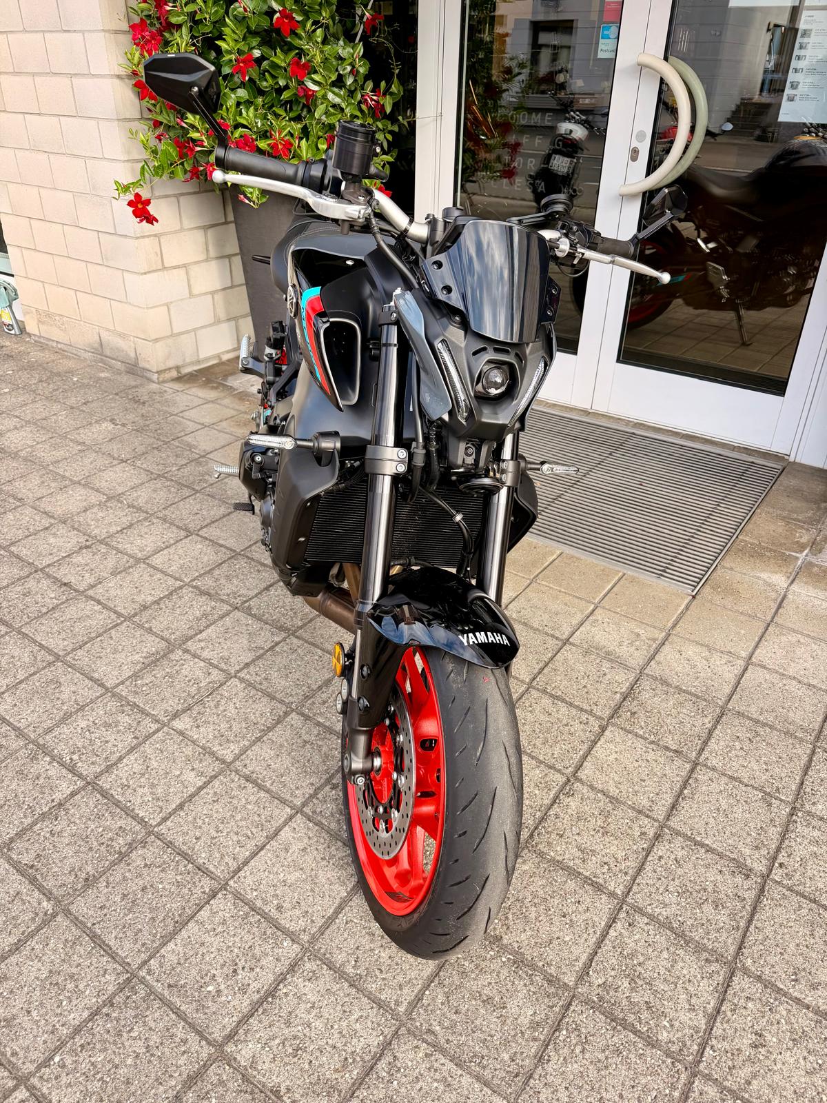 YAMAHA MT-09-image-7