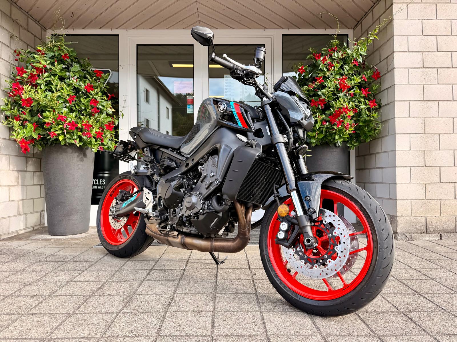 YAMAHA MT-09-image-2