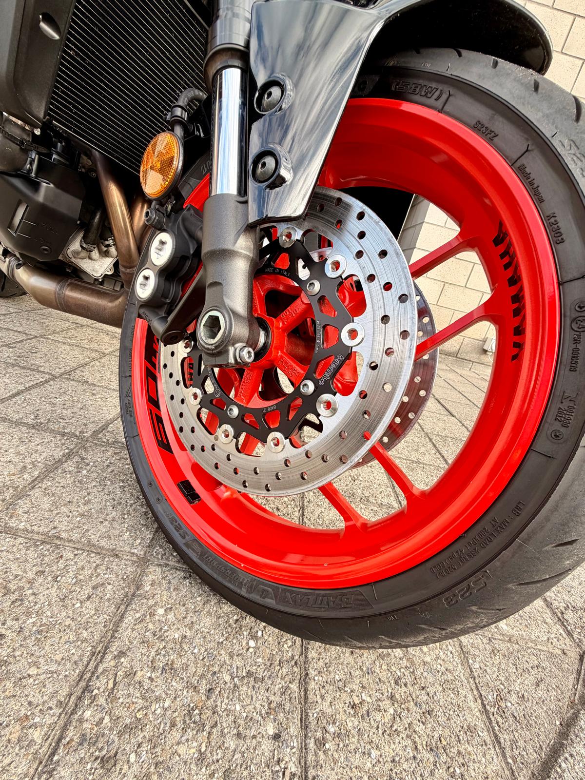 YAMAHA MT-09-image-12