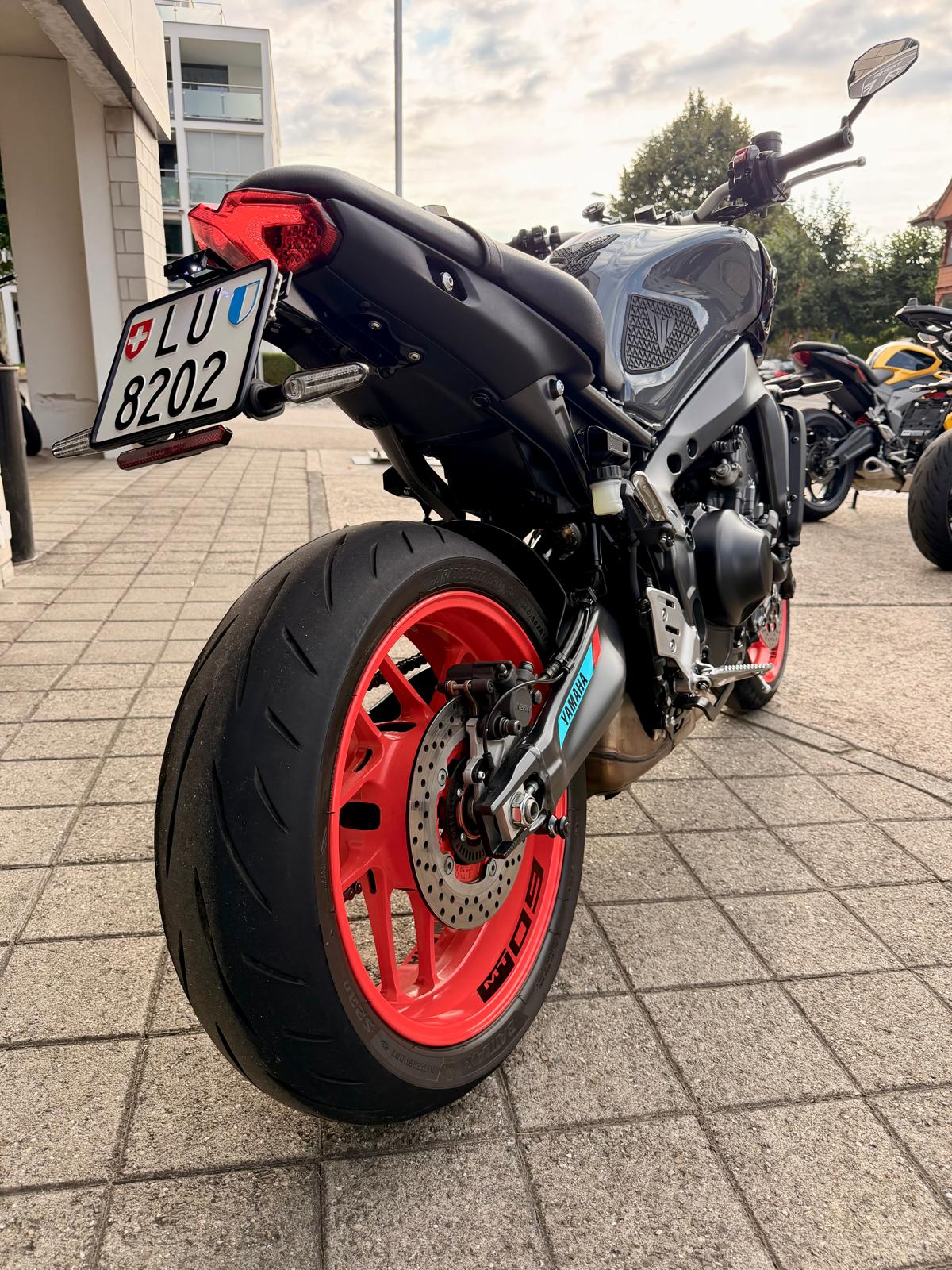 YAMAHA MT-09-image-8