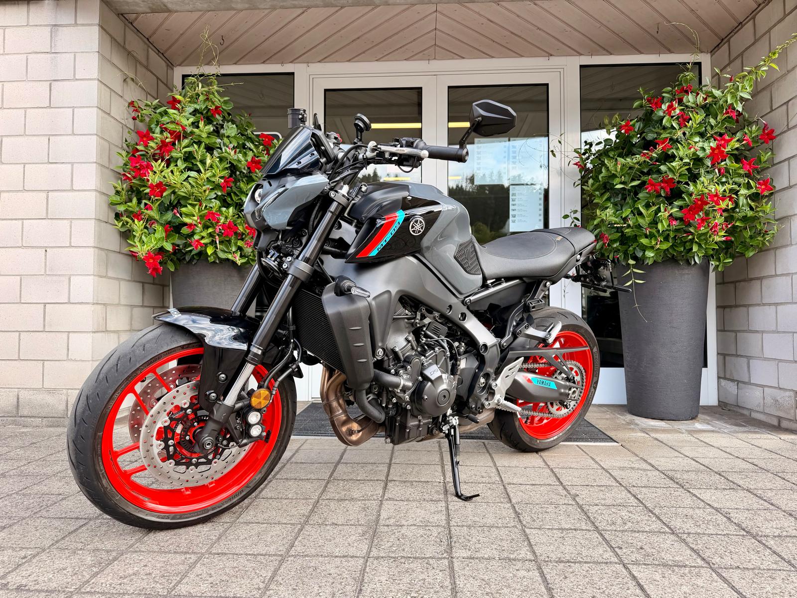 YAMAHA MT-09-image-6