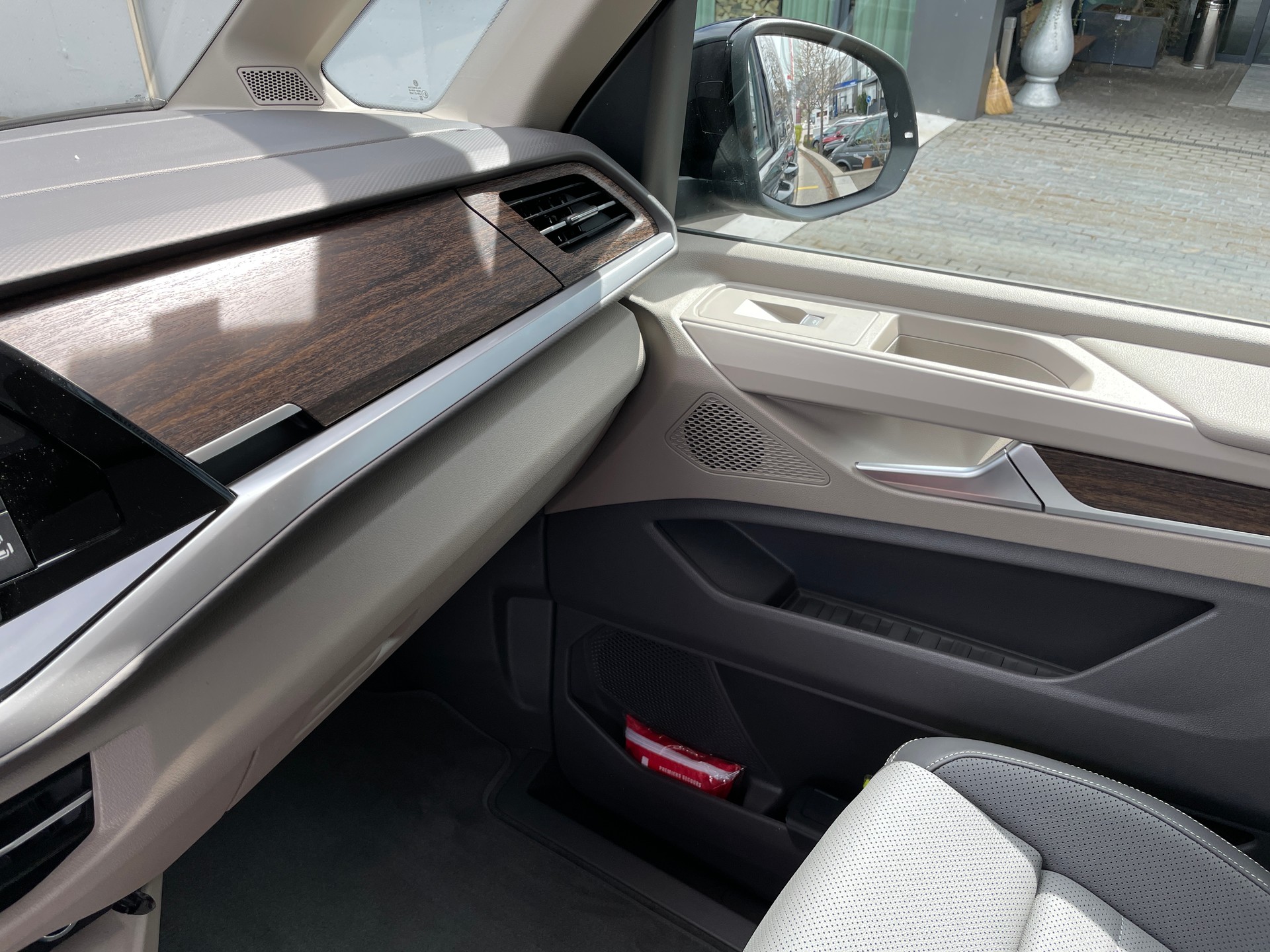 VW Multivan 1.5 eHybrid Style 4Motion DSG-image-24
