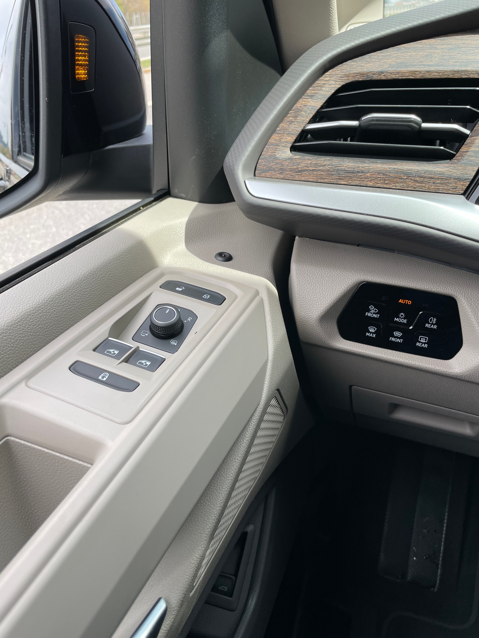VW Multivan 1.5 eHybrid Style 4Motion DSG-image-23