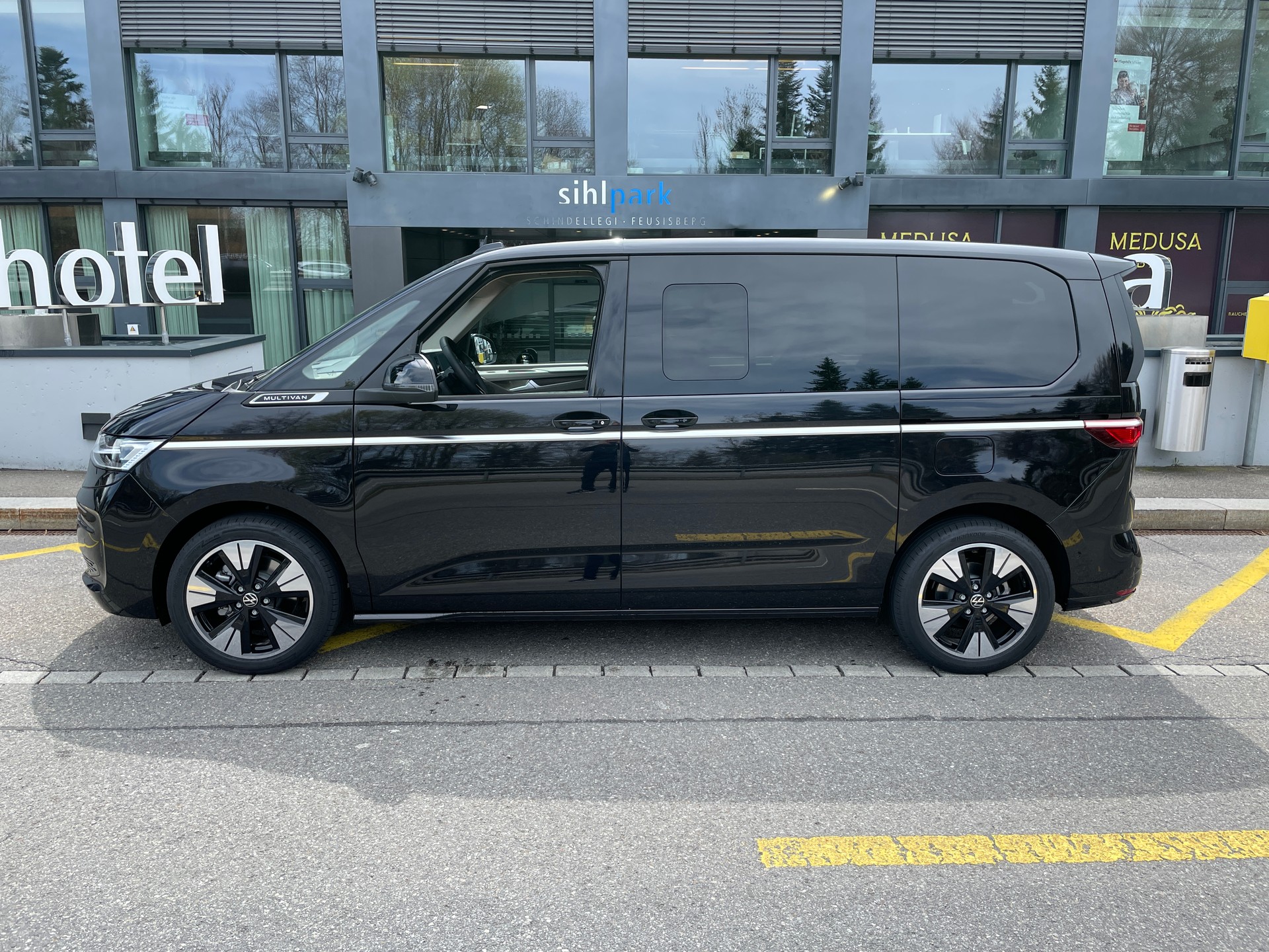 VW Multivan 1.5 eHybrid Style 4Motion DSG-image-9