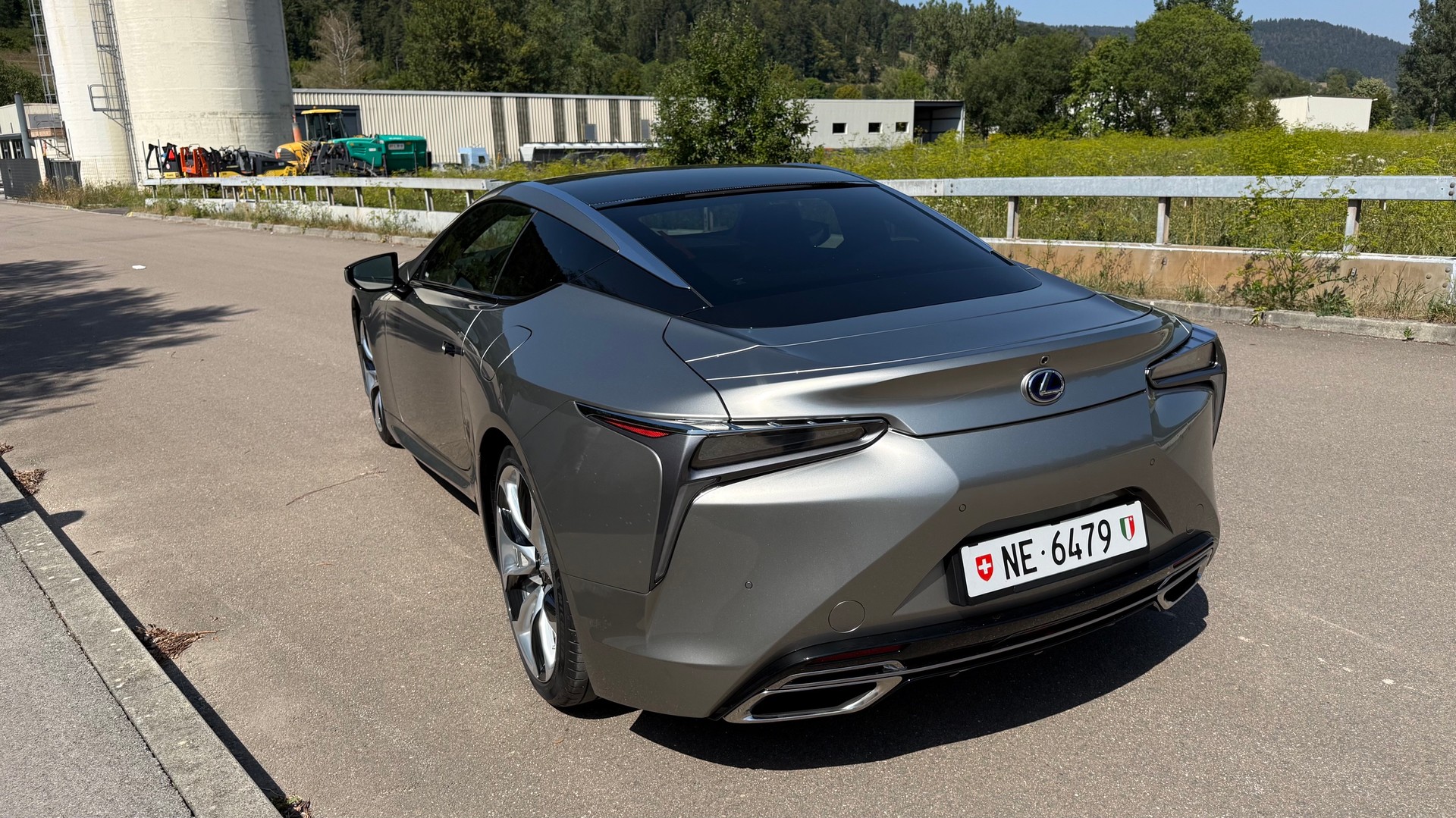 LEXUS 500h Sport+-image-3