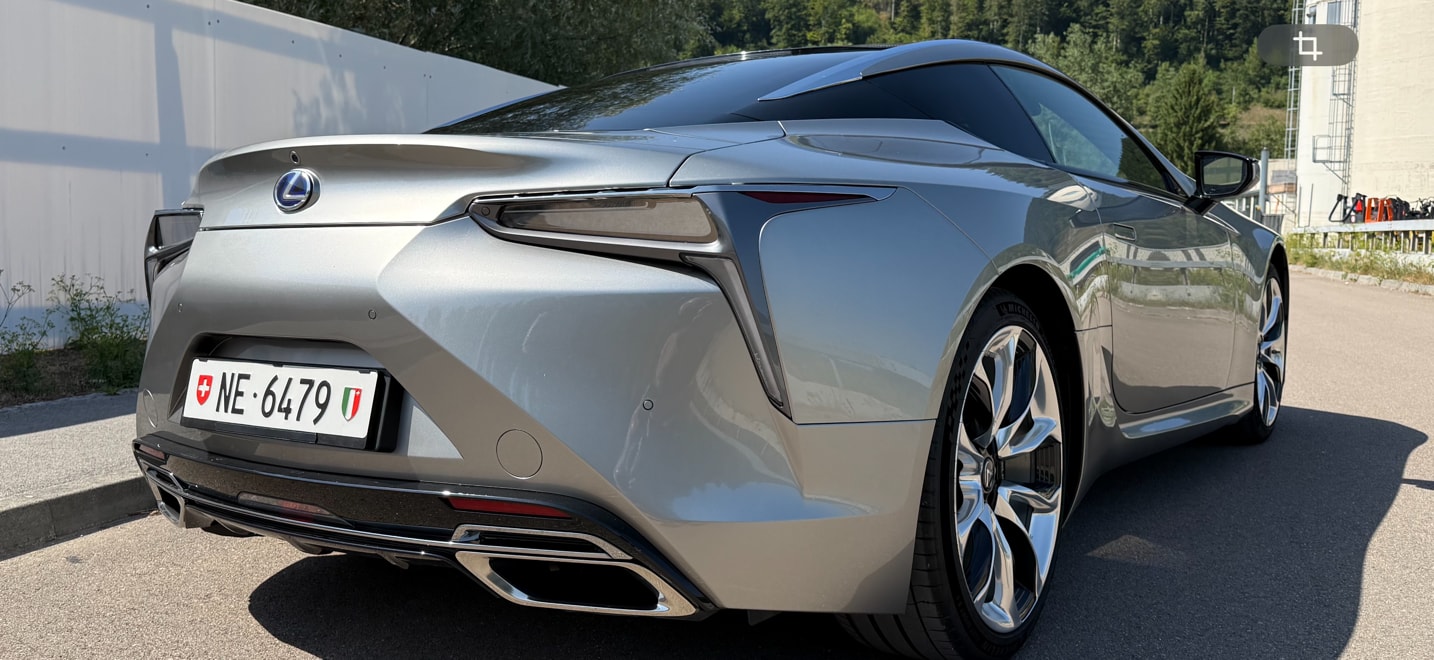 LEXUS 500h Sport+-image-1