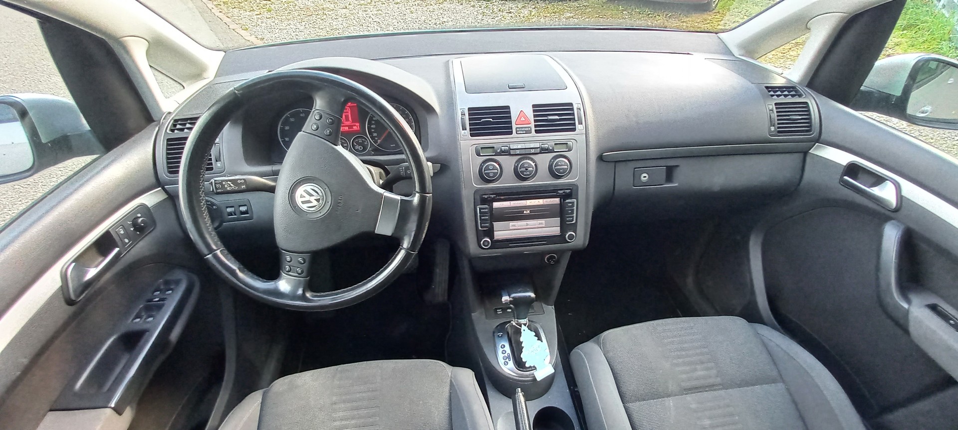 VW Touran 1.4 TSI Team DSG-image-8
