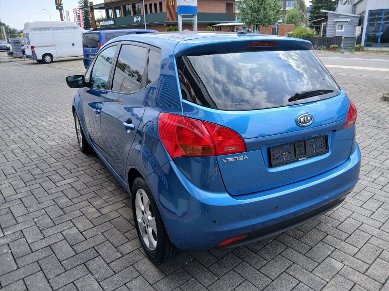 KIA Venga 1.6 CVVT Style Automatic-image-2