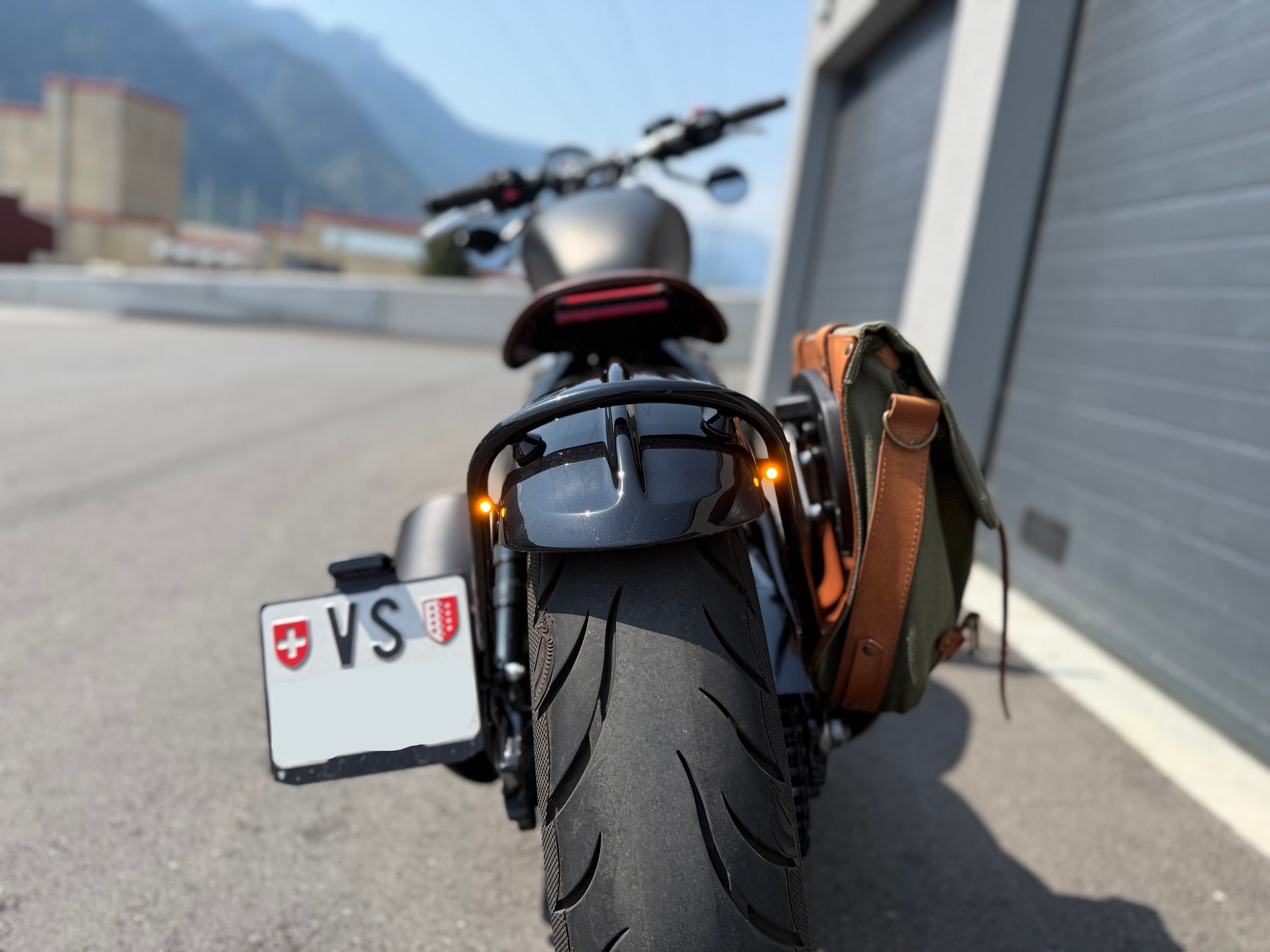 TRIUMPH Bonneville 1200 Bobber ABS-image-9