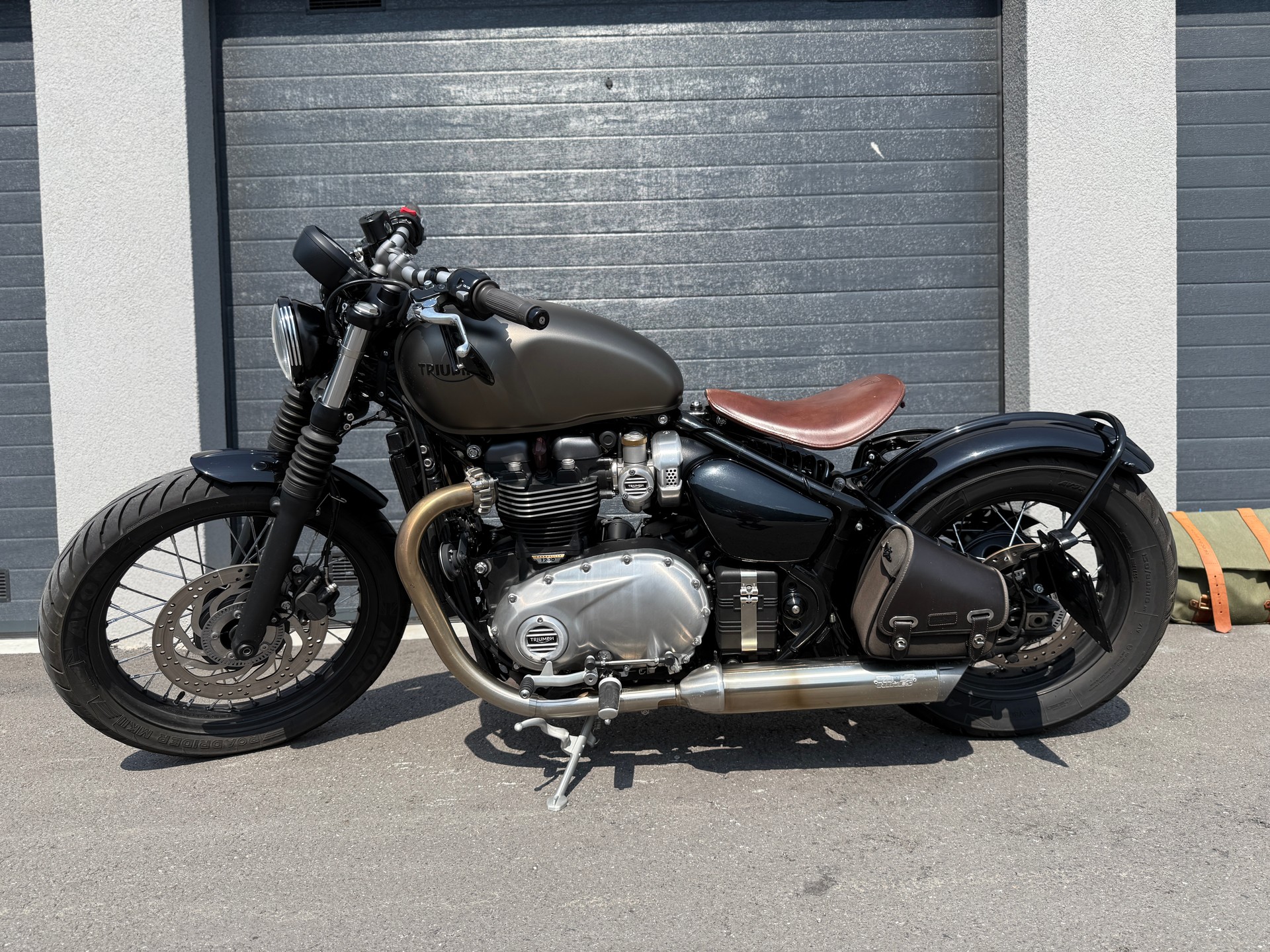 TRIUMPH Bonneville 1200 Bobber ABS-image-2