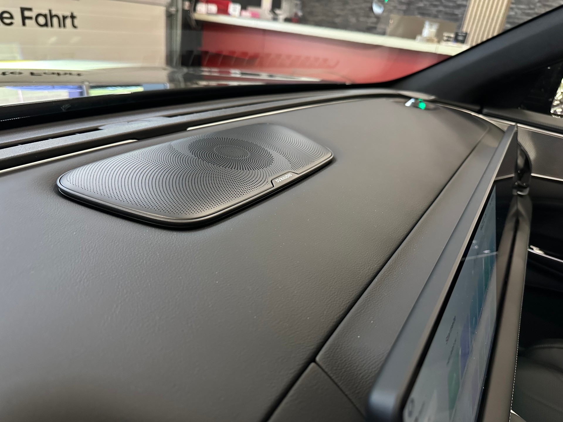 XPENG G9 93kWh Performance AWD-image-41
